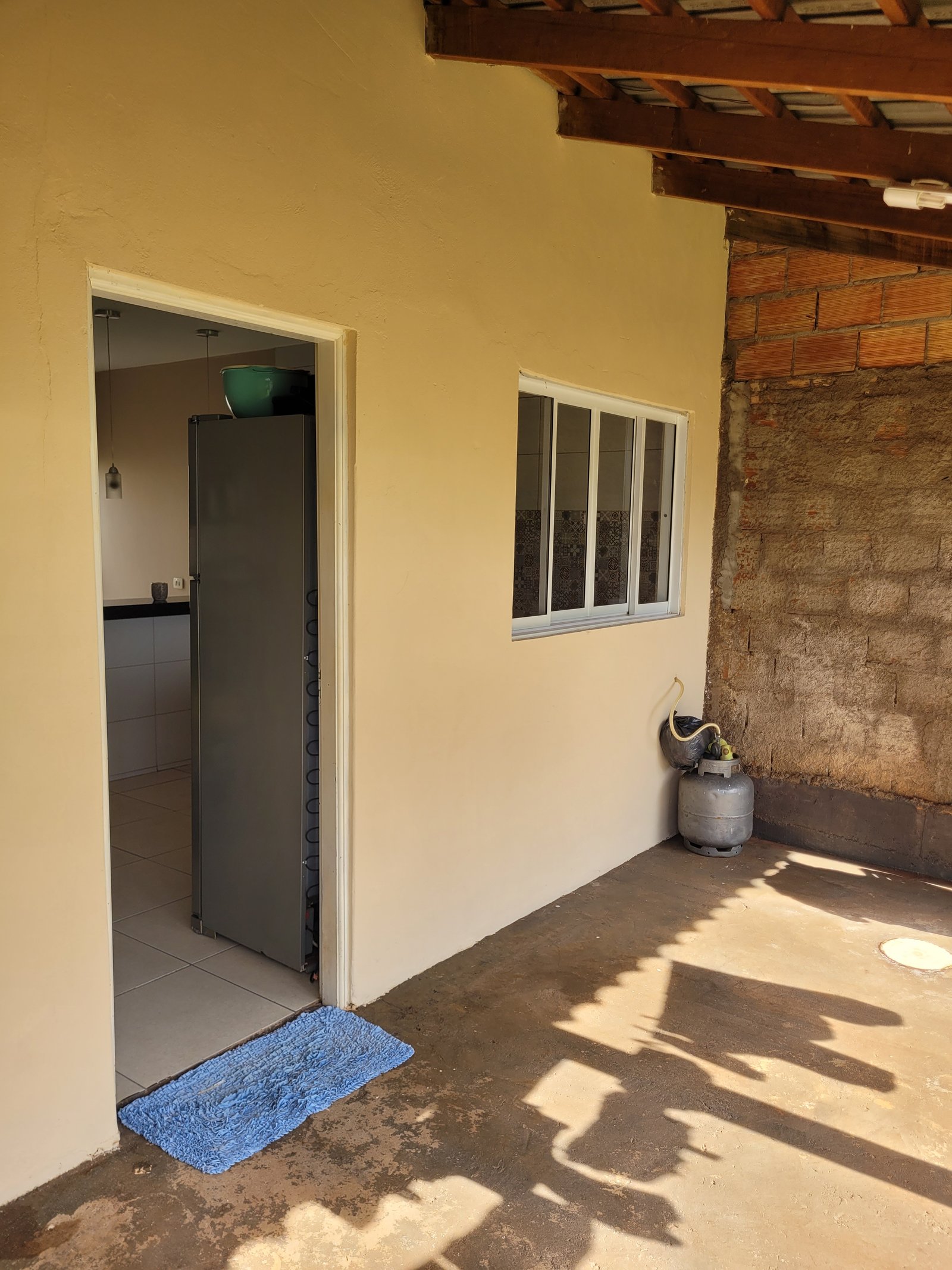 VENDE-SE CASA BAIRRO JARDIM VITÓRIA