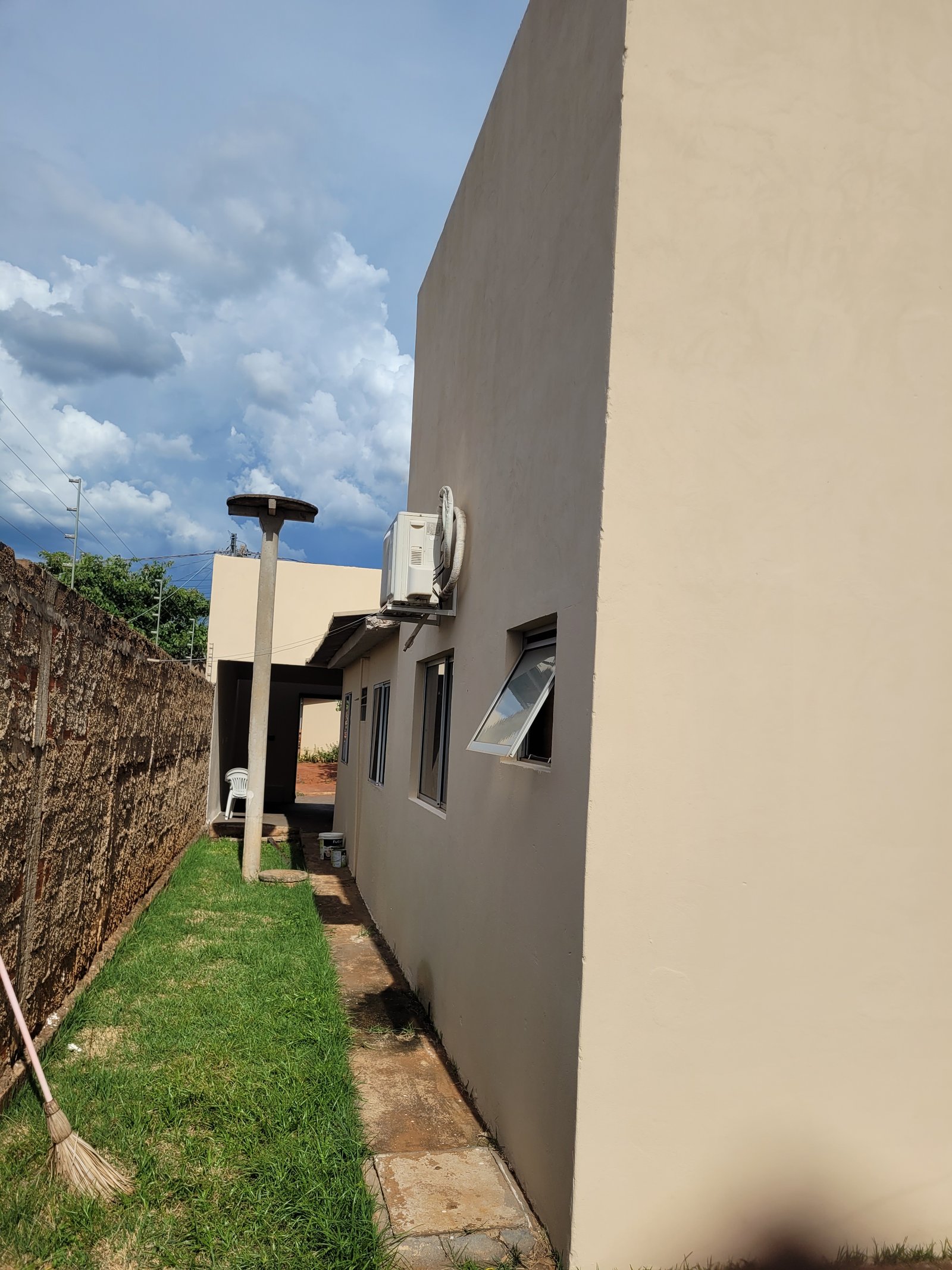 VENDE-SE CASA BAIRRO JARDIM VITÓRIA