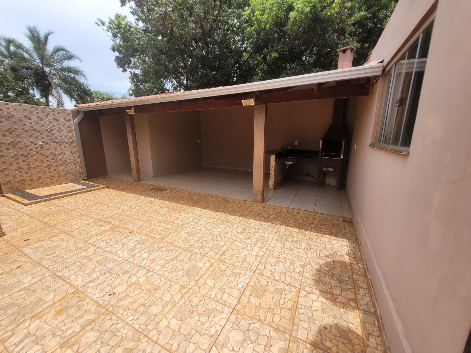 VENDE-SE 2 CASAS NO BAIRRO ALPHAVILLE