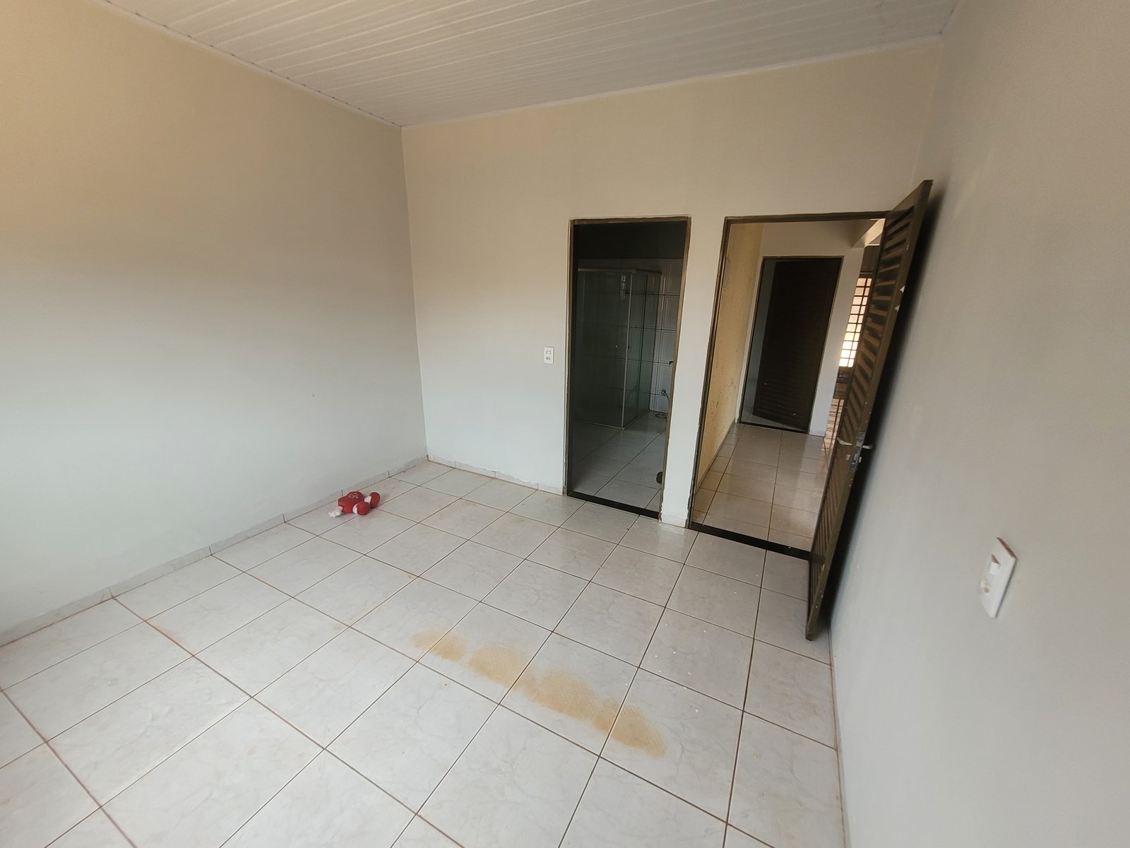 VENDE-SE 2 CASAS NO BAIRRO ALPHAVILLE