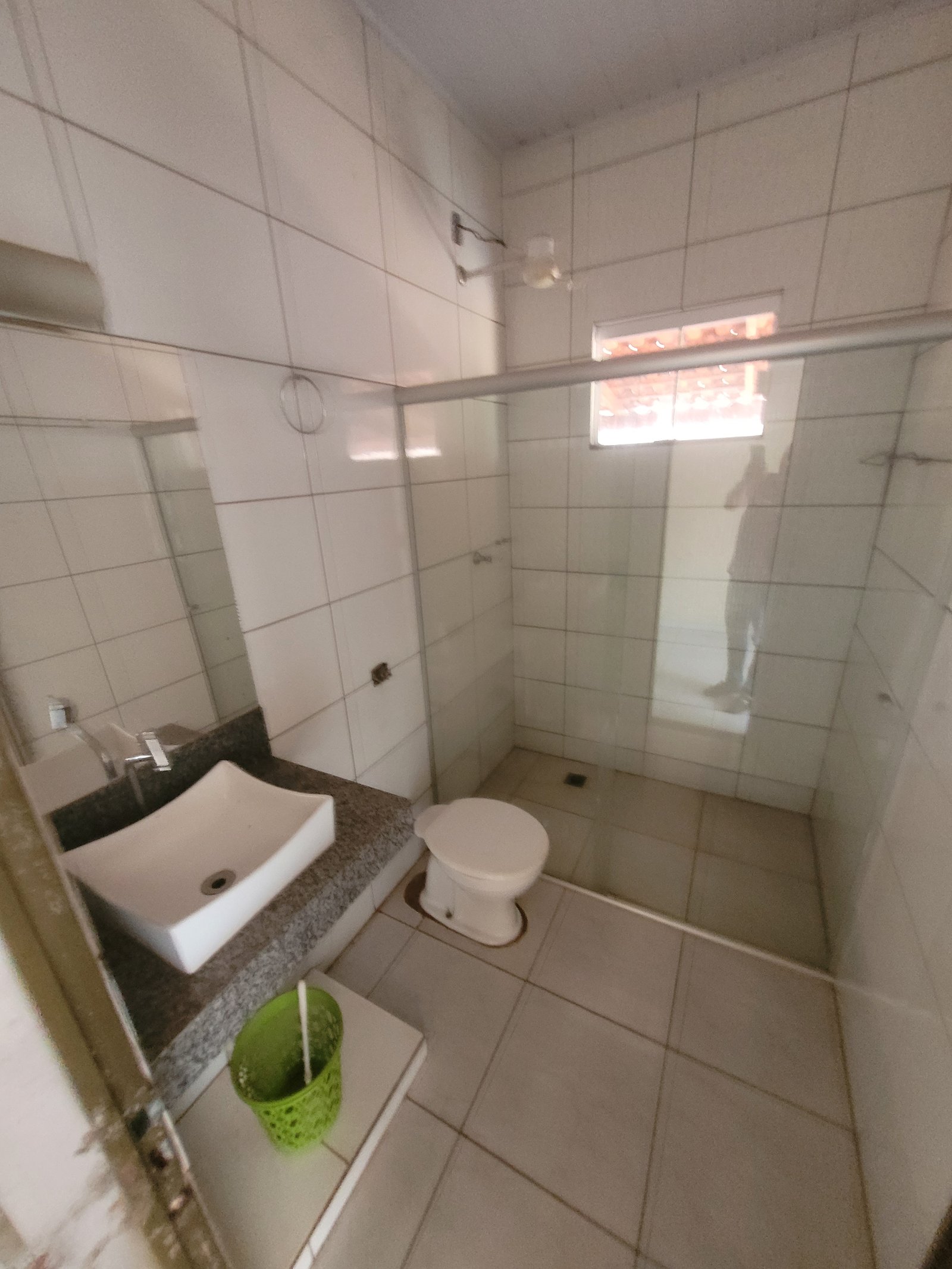 VENDE-SE 2 CASAS NO BAIRRO ALPHAVILLE