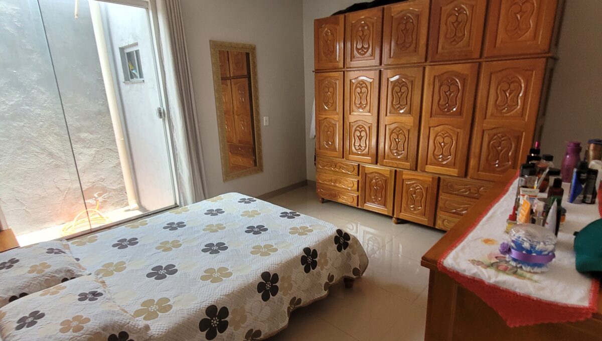 CASA-VITORIA-350MIL- RUA JERONIMO (11)