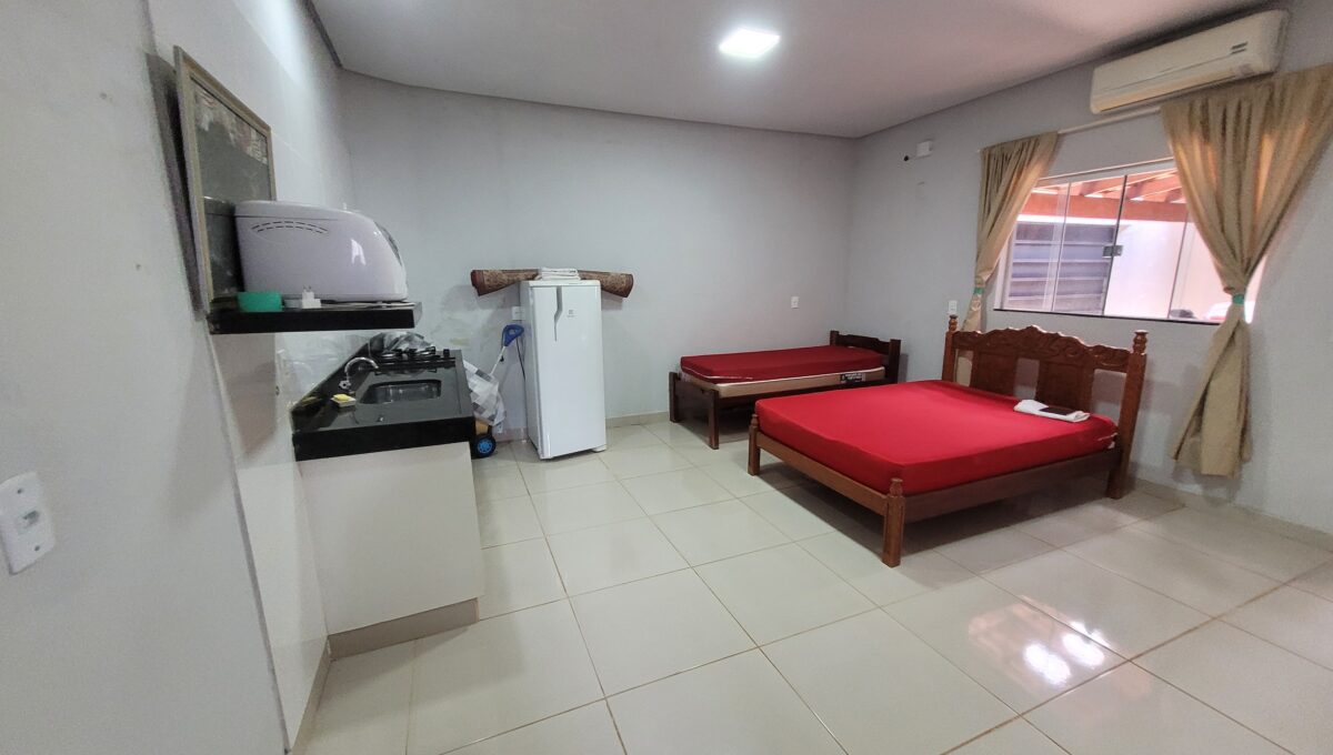 CASA-VITORIA-350MIL- RUA JERONIMO (18)