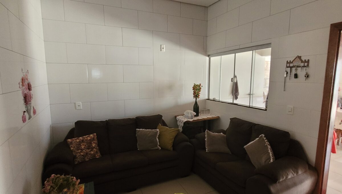 CASA-VITORIA-350MIL- RUA JERONIMO (5)