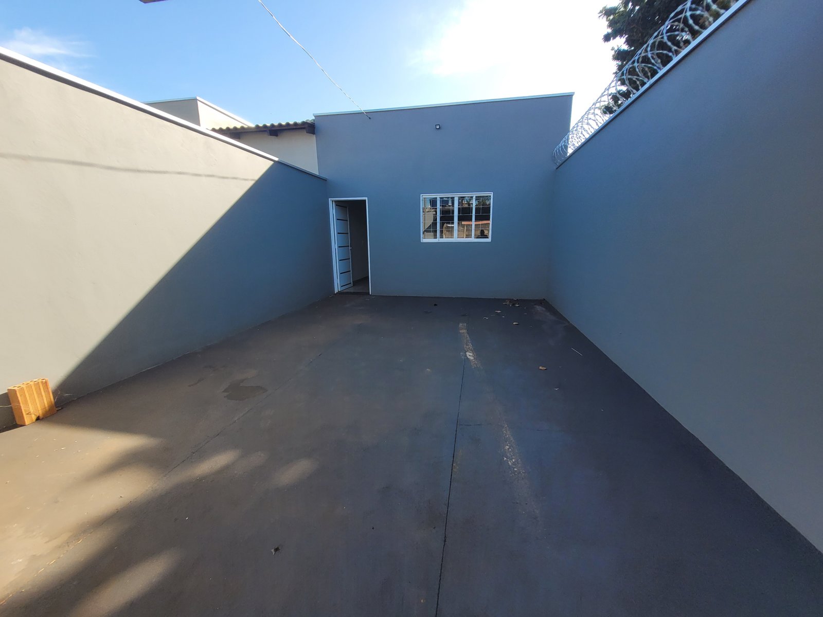 VENDE-SE CASA NO CENTRO/BAIRRO CADEIA.