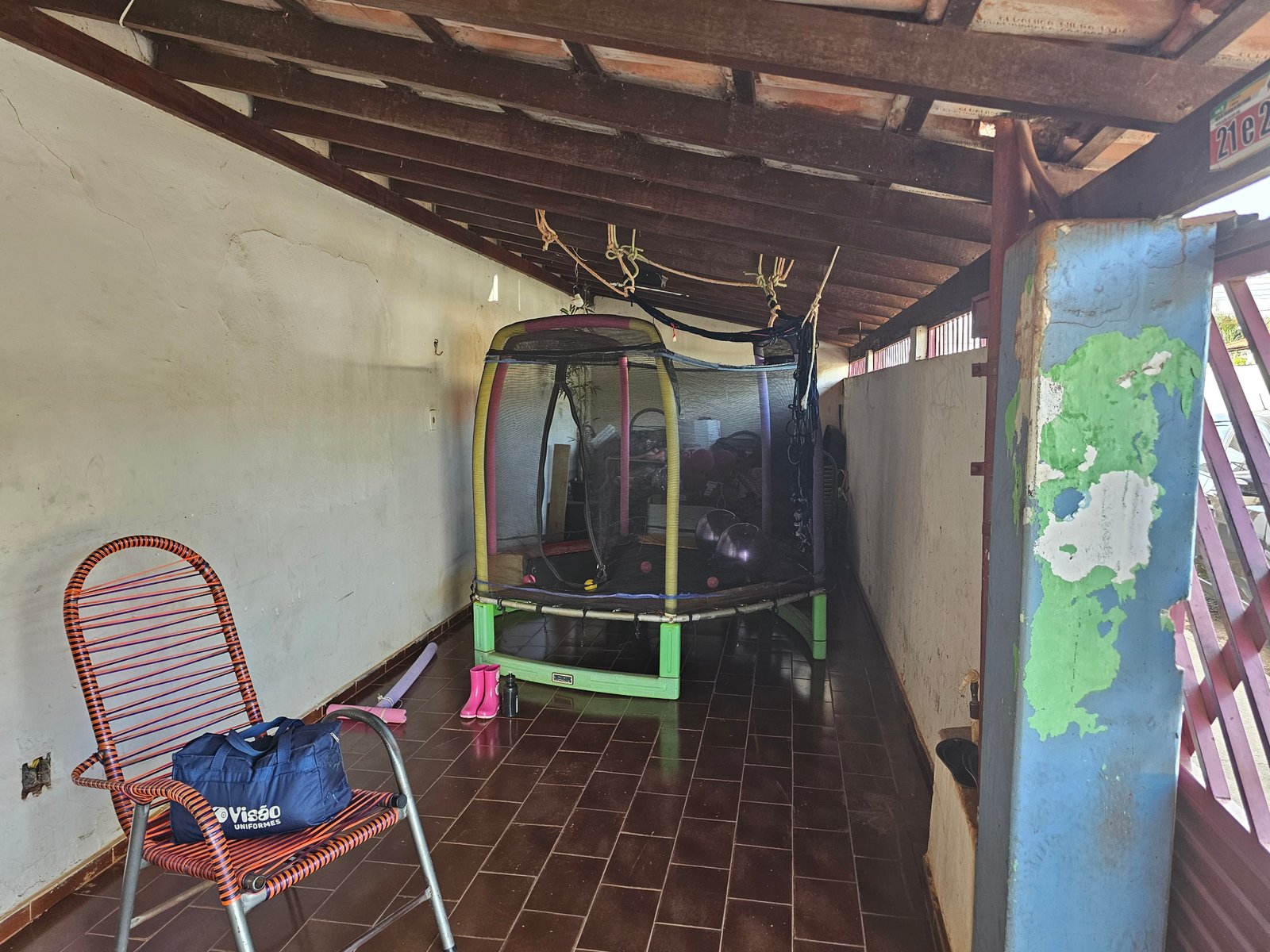 VENDE-SE CASA NO CENTRO PRÓXIMO DA FAQUI.