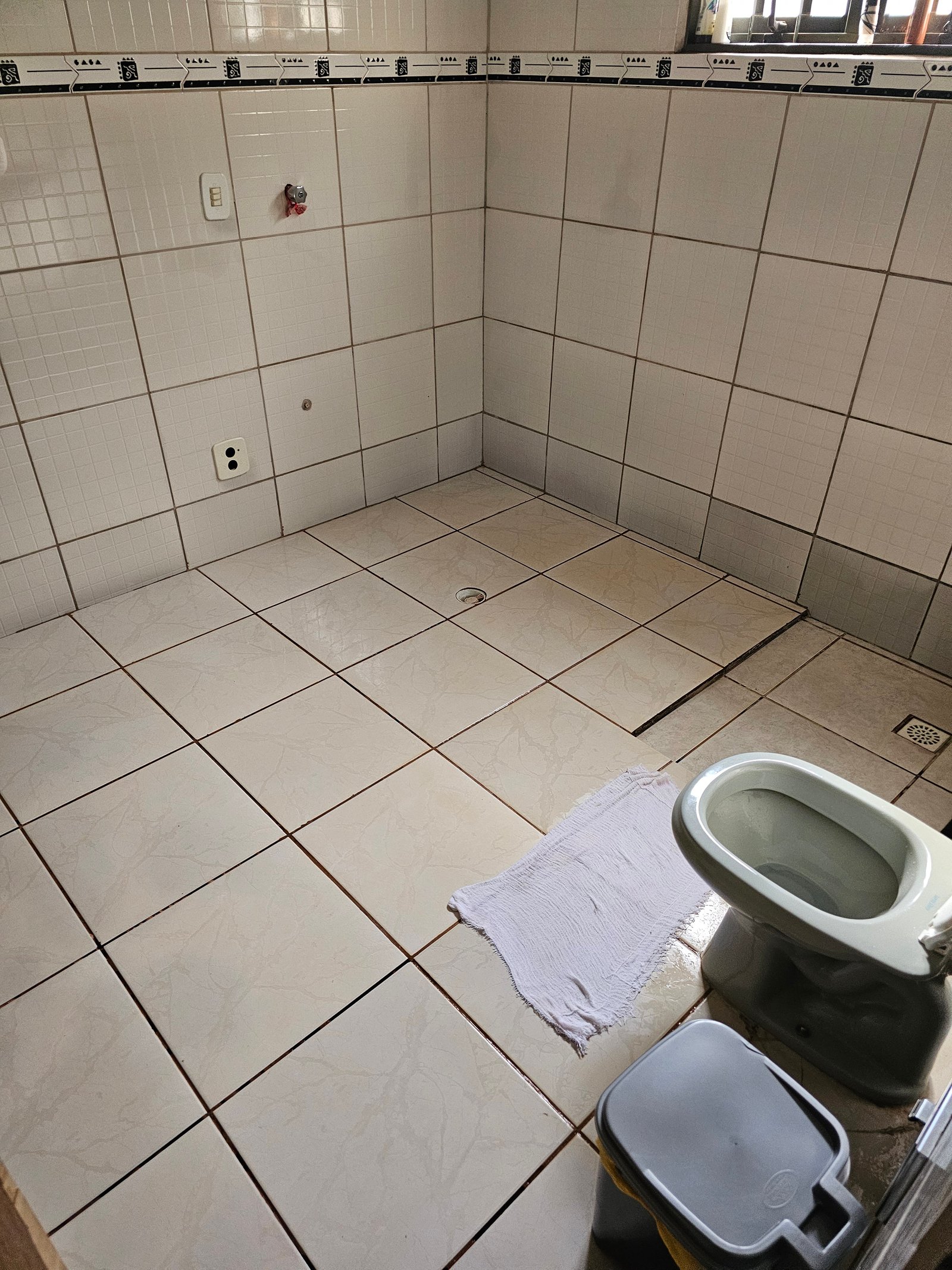 VENDE-SE CASA NO CENTRO PRÓXIMO DA FAQUI.