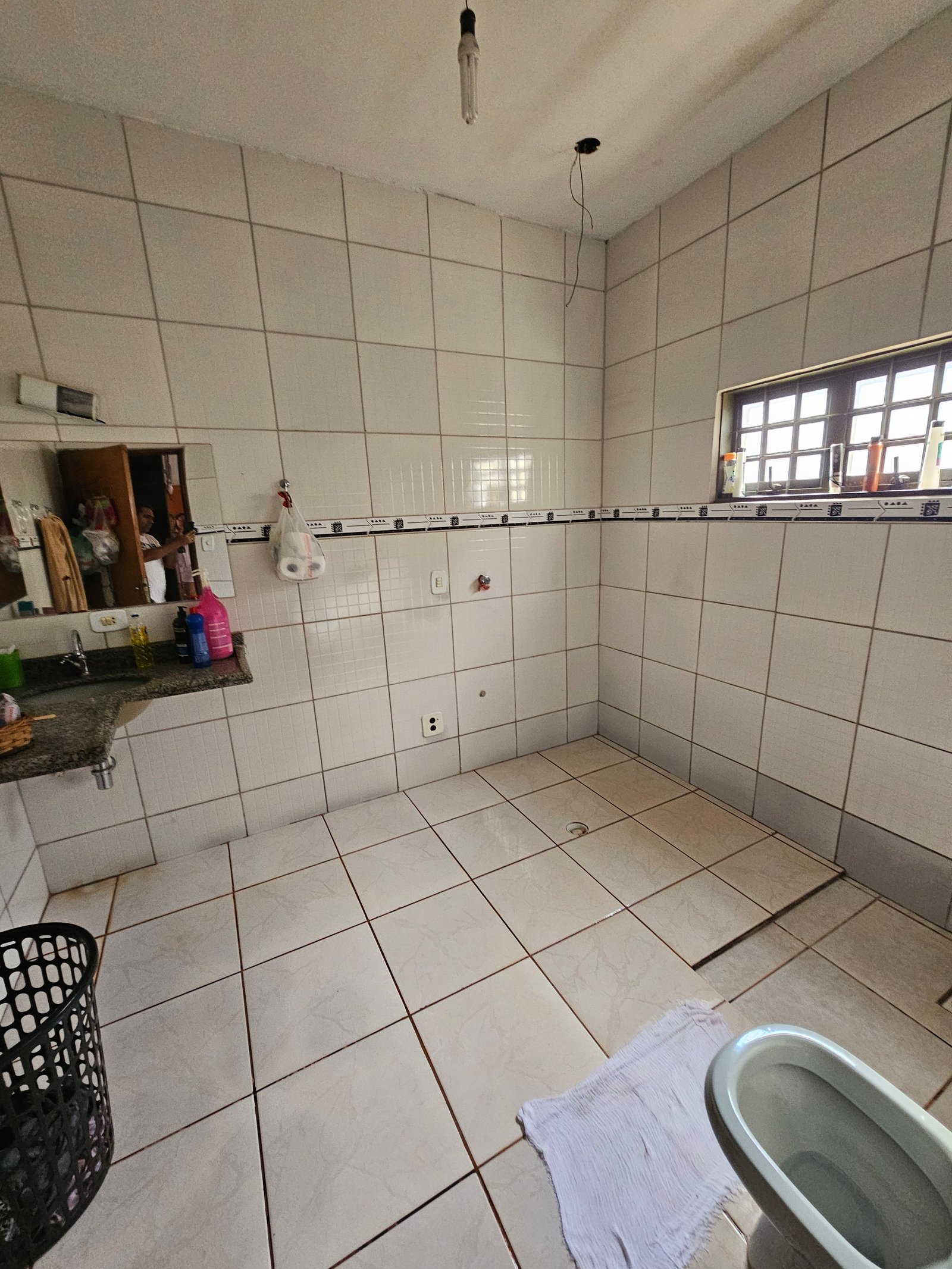 VENDE-SE CASA NO CENTRO PRÓXIMO DA FAQUI.