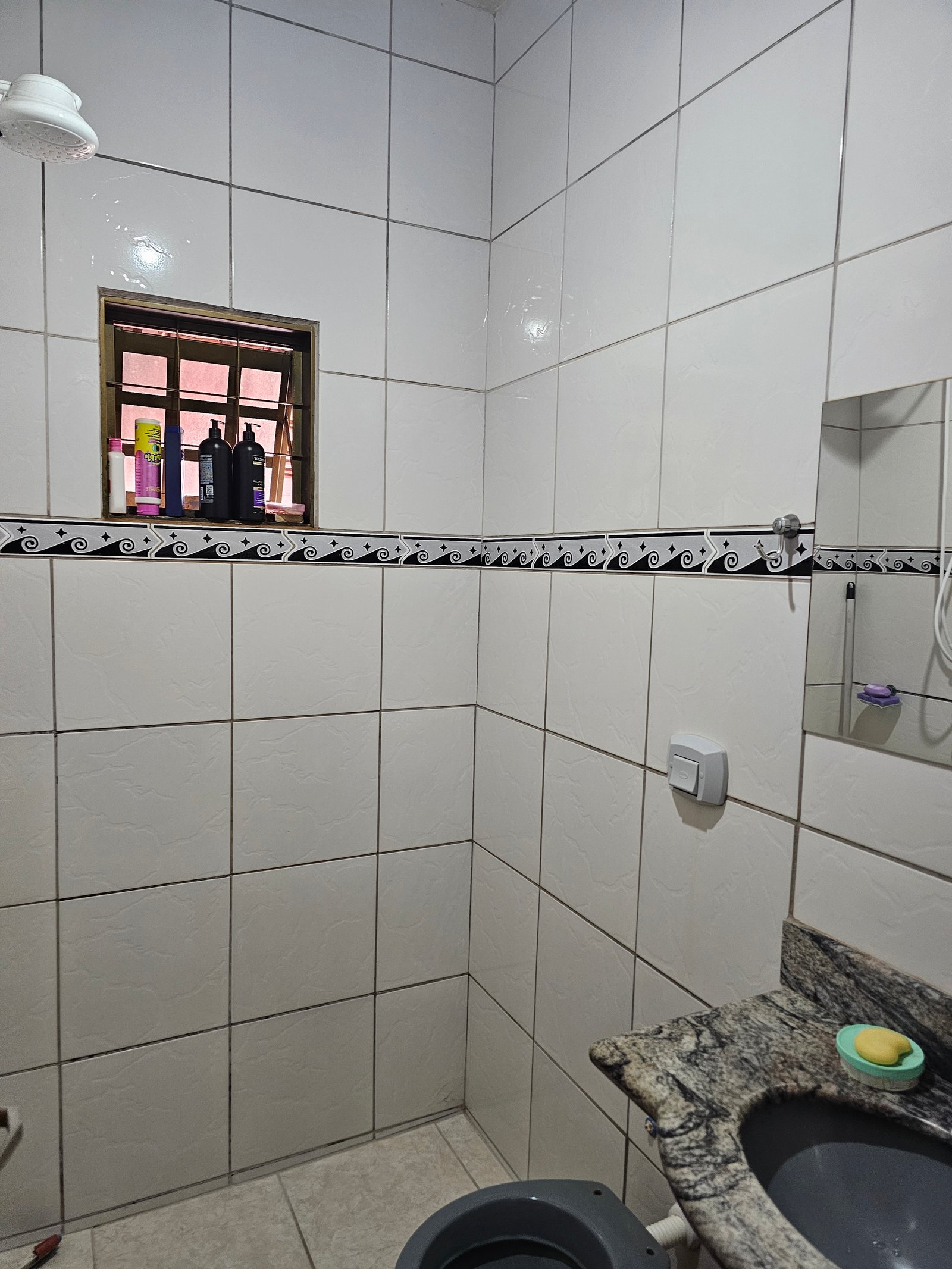 VENDE-SE CASA NO CENTRO PRÓXIMO DA FAQUI.