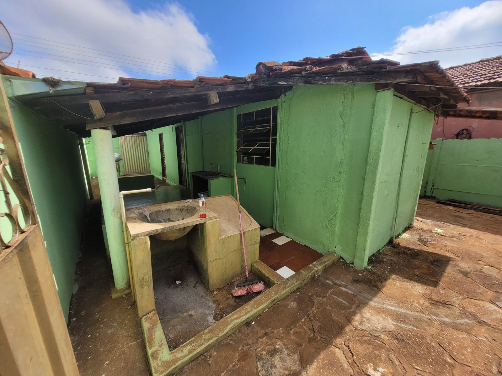 VENDE-SE CASAS NO BAIRRO MUNICIPAL