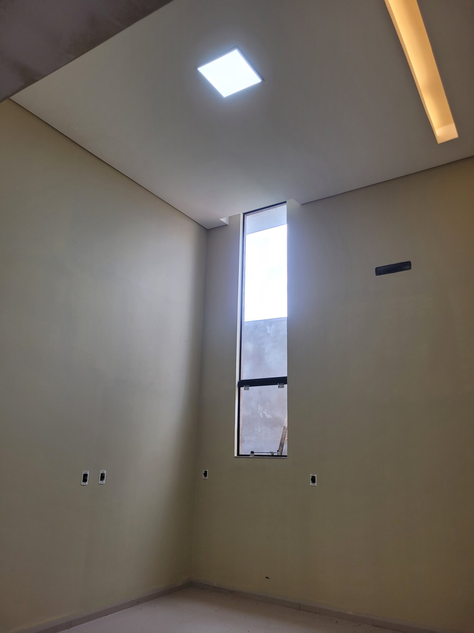VENDE-SE CASA PRÓXIMO AO CLUBE ELDORADO – BAIRRO PRIMAVERA.