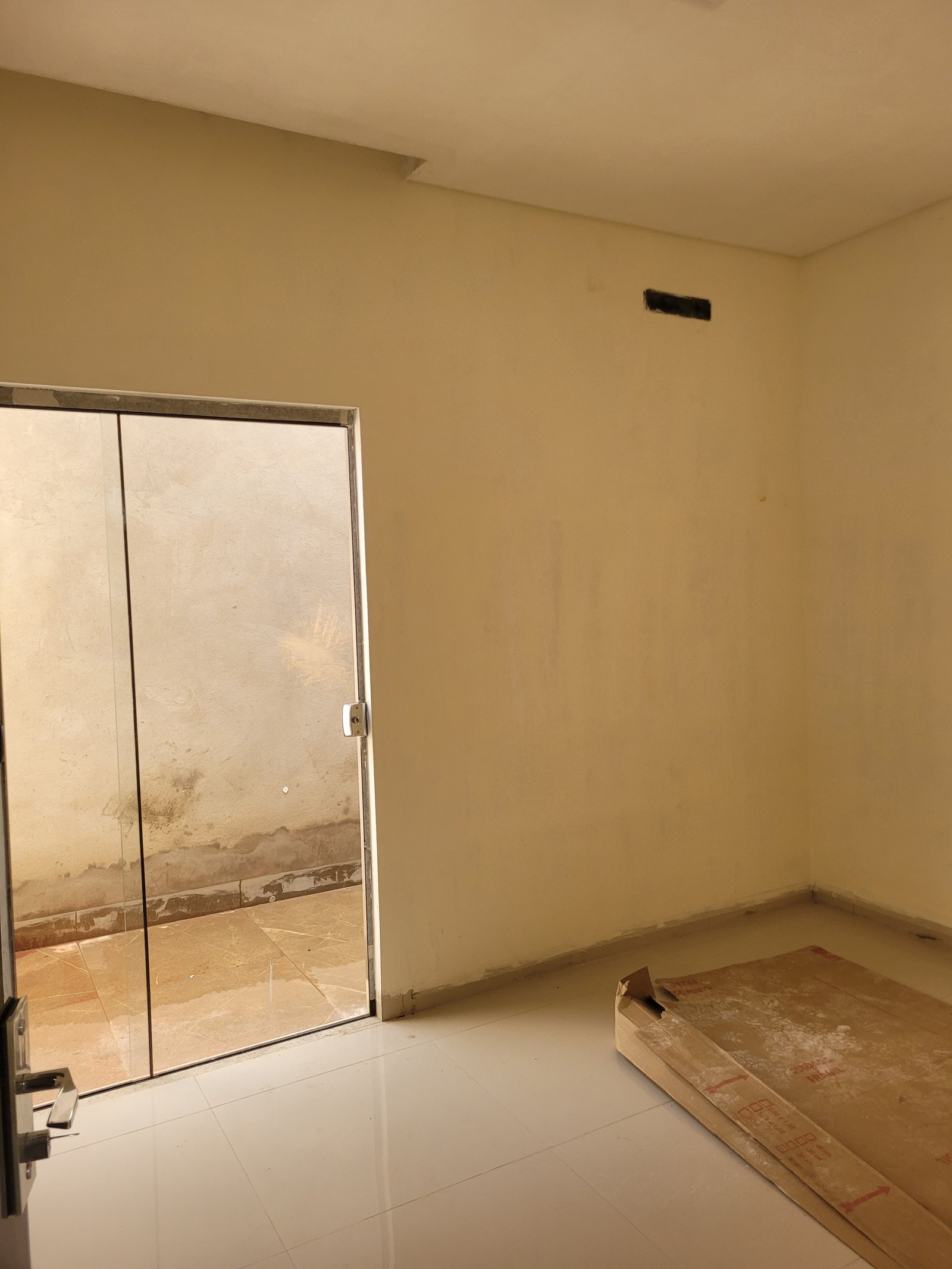 VENDE-SE CASA PRÓXIMO AO CLUBE ELDORADO – BAIRRO PRIMAVERA.