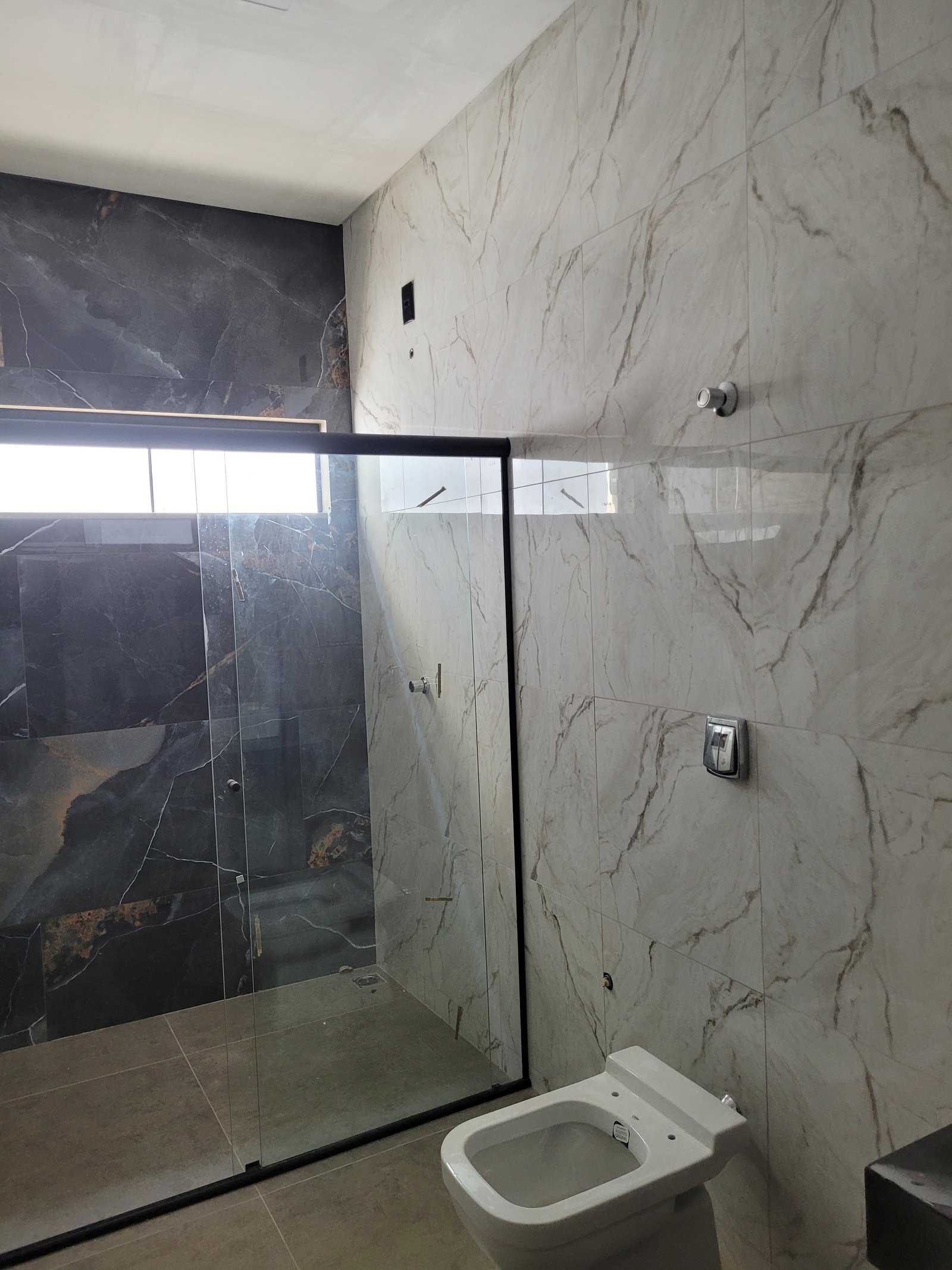 VENDE-SE CASA PRÓXIMO AO CLUBE ELDORADO – BAIRRO PRIMAVERA.
