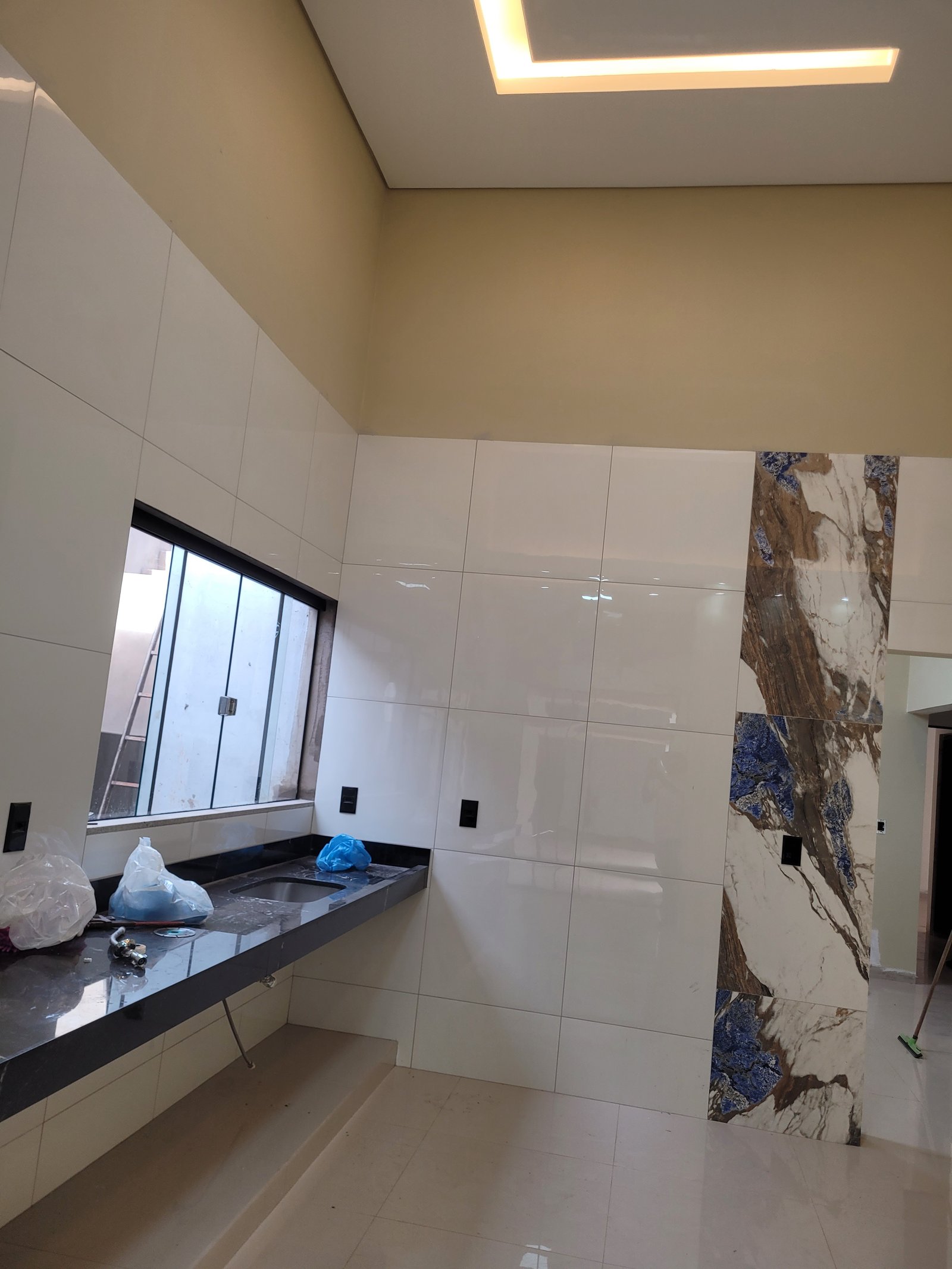 VENDE-SE CASA PRÓXIMO AO CLUBE ELDORADO – BAIRRO PRIMAVERA.