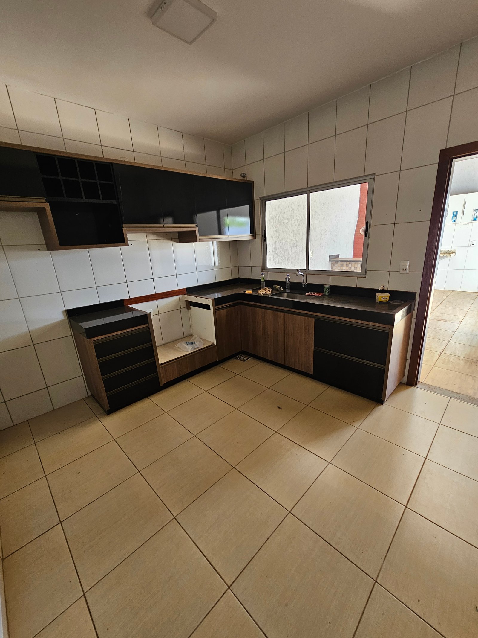 VENDE-SE CASA PRÓXIMO AO CLUBE ELDORADO – BAIRRO MORADA DO SOL.