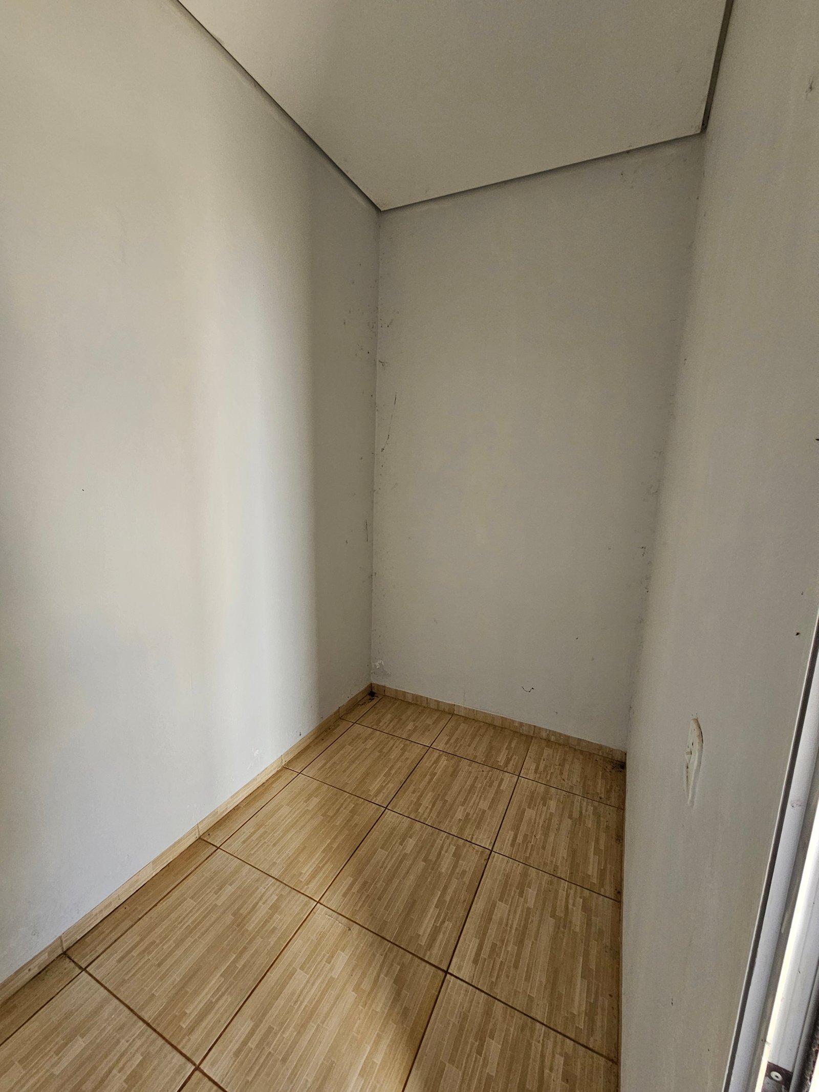 VENDE-SE CASA PRÓXIMO AO CLUBE ELDORADO – BAIRRO MORADA DO SOL.