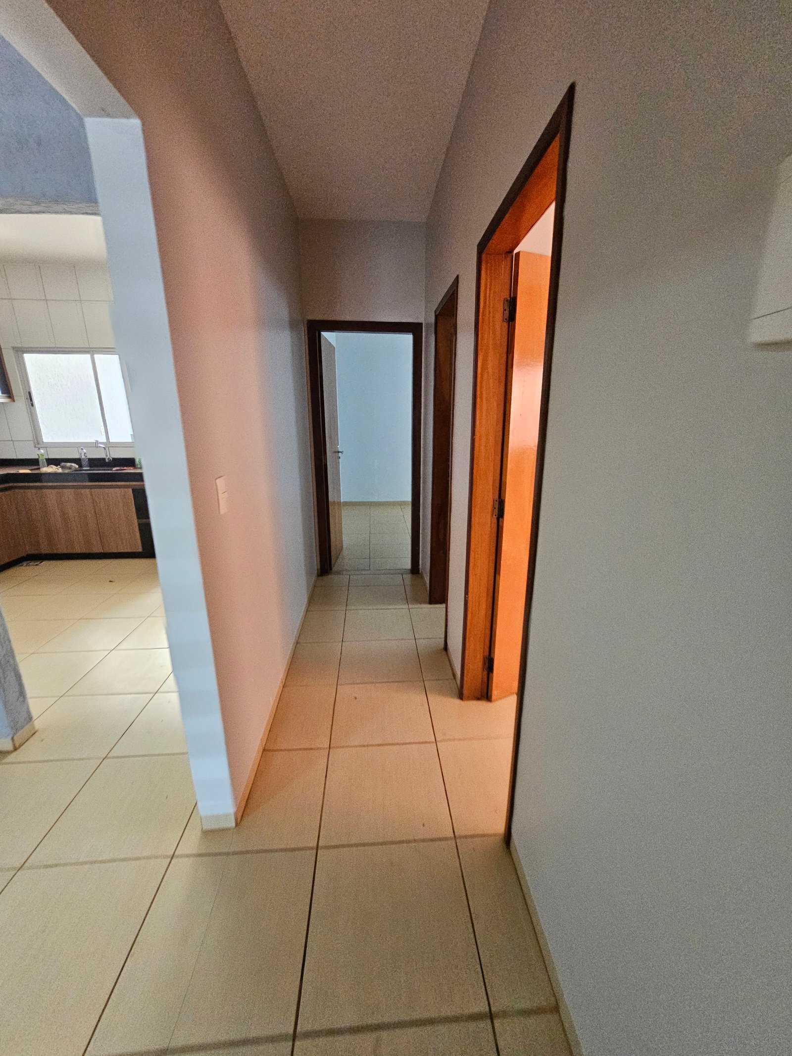 VENDE-SE CASA PRÓXIMO AO CLUBE ELDORADO – BAIRRO MORADA DO SOL.