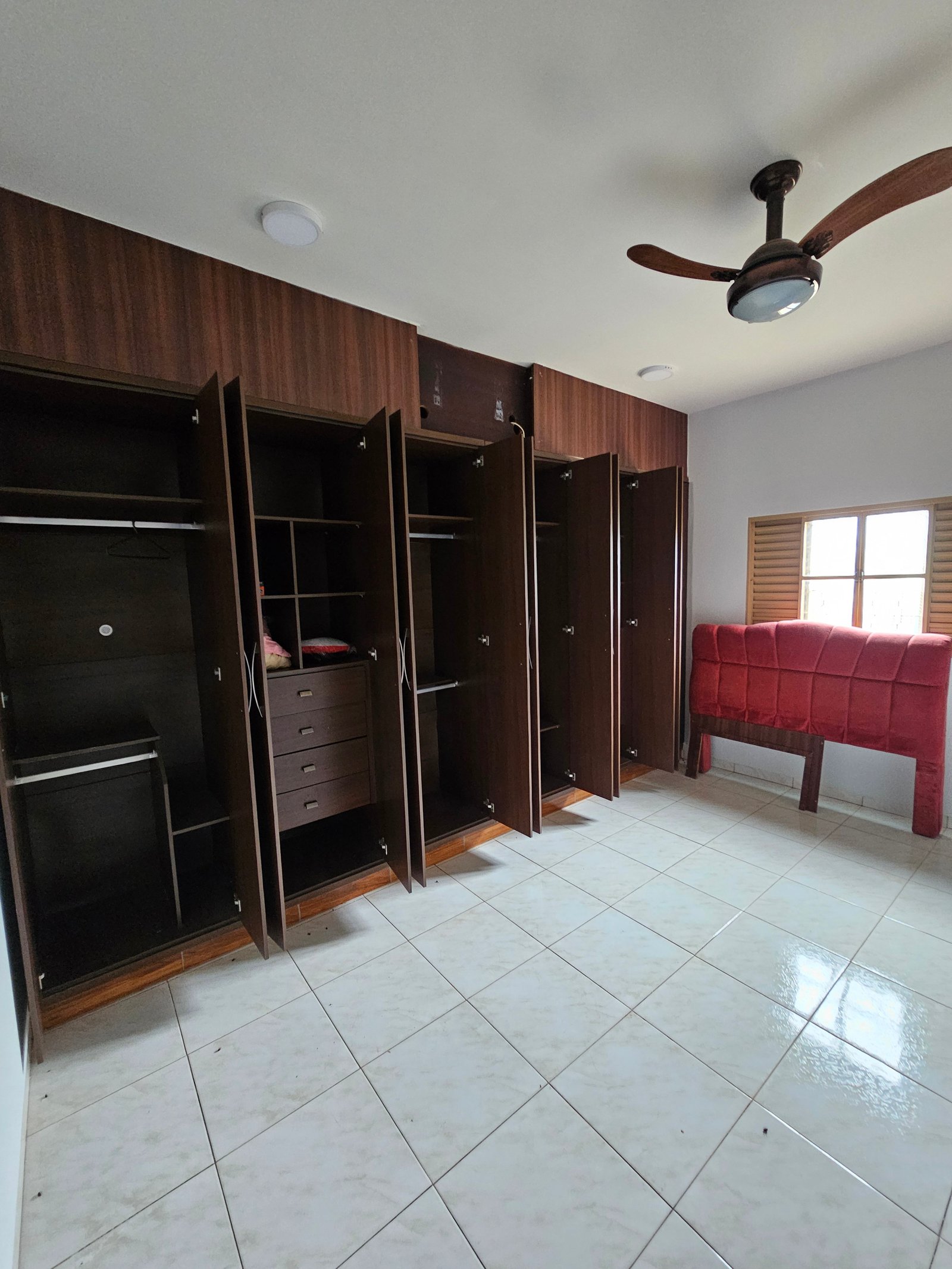 VENDE-SE CASA NO BAIRRO TONICO BENTO