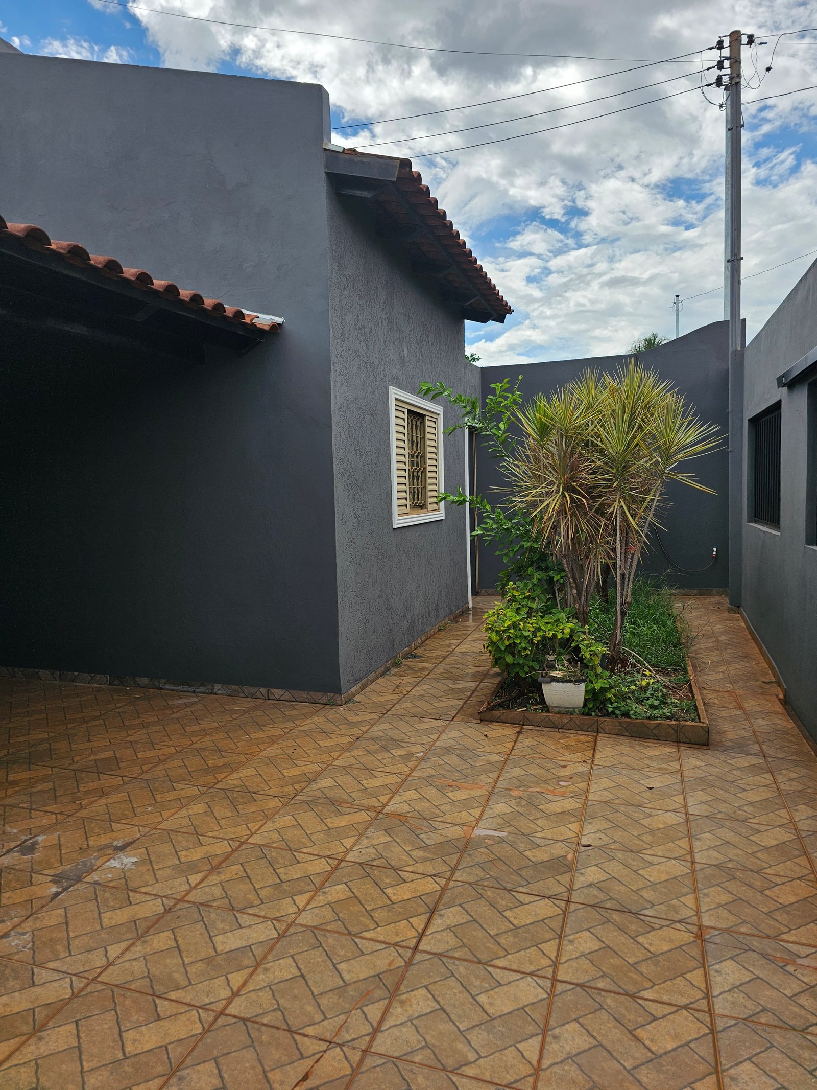 VENDE-SE CASA NO BAIRRO TONICO BENTO