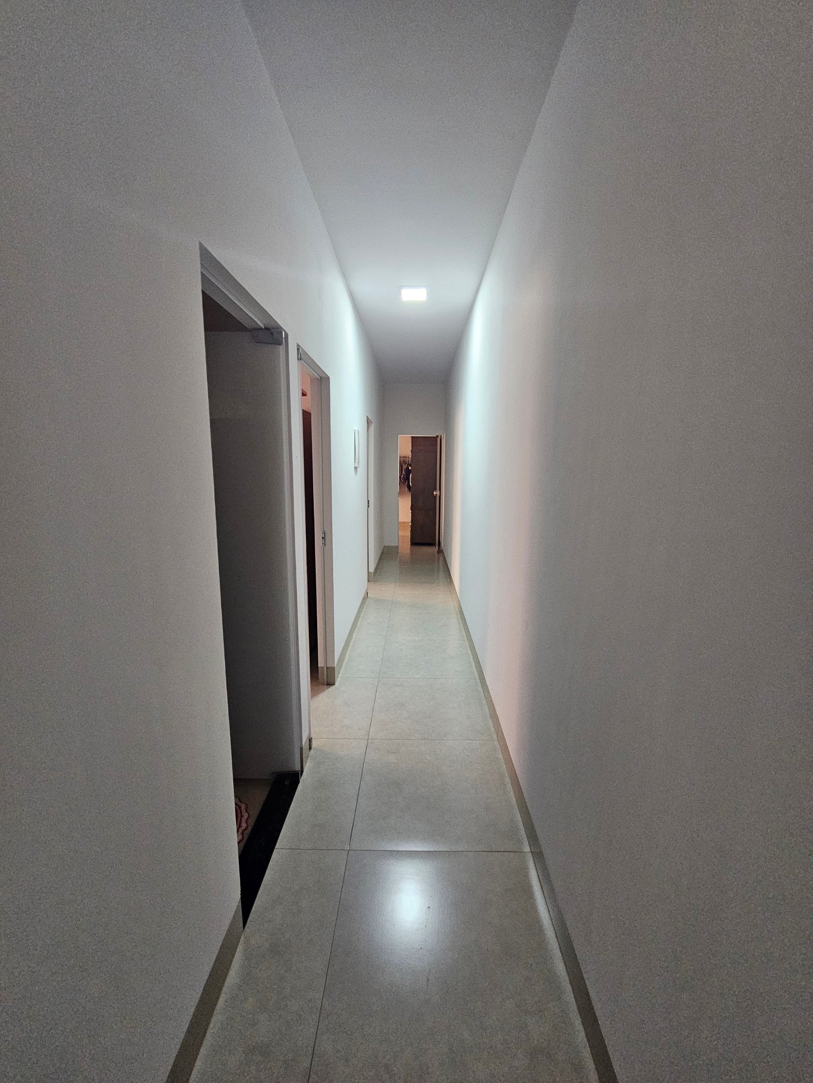 VENDE-SE CASA NO MORUMBI - 3 quartos