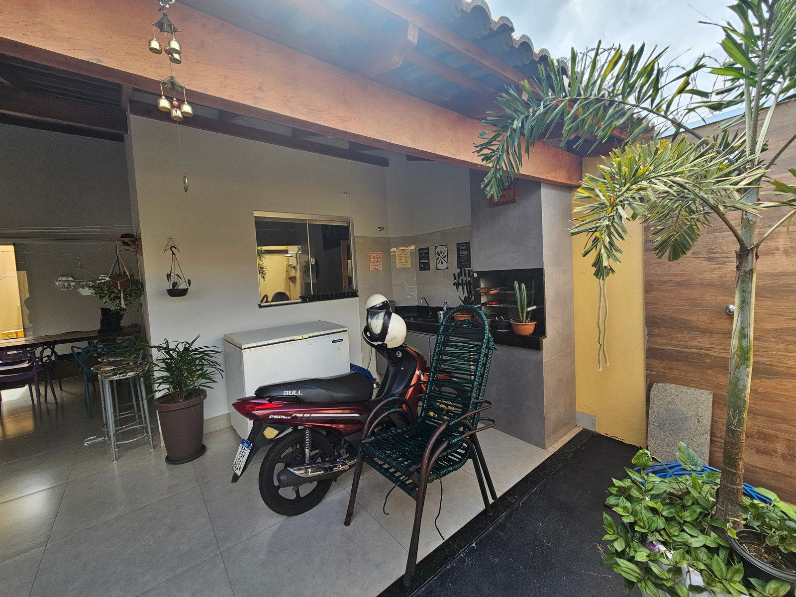 VENDE-SE CASA NO MORUMBI - 3 quartos