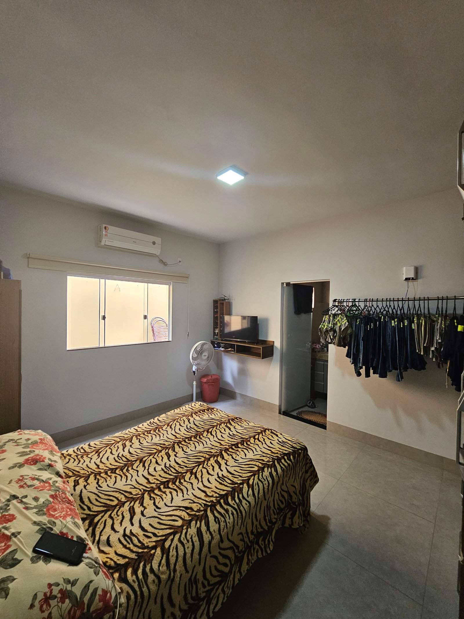 VENDE-SE CASA NO MORUMBI - 3 quartos