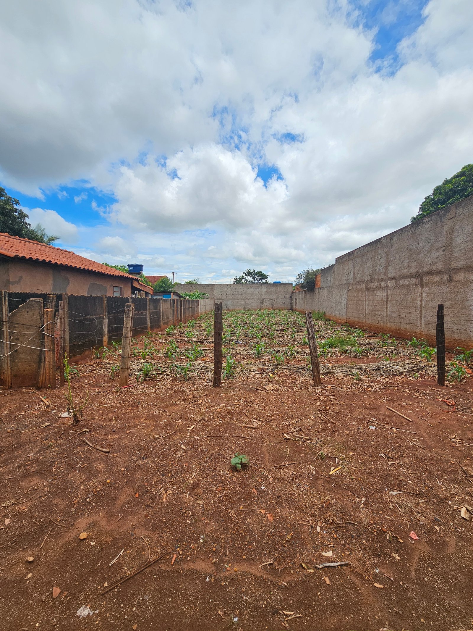 VENDE-SE TERRENO – BAIRRO MUNICIPAL | QUIRINÓPOLIS–GO