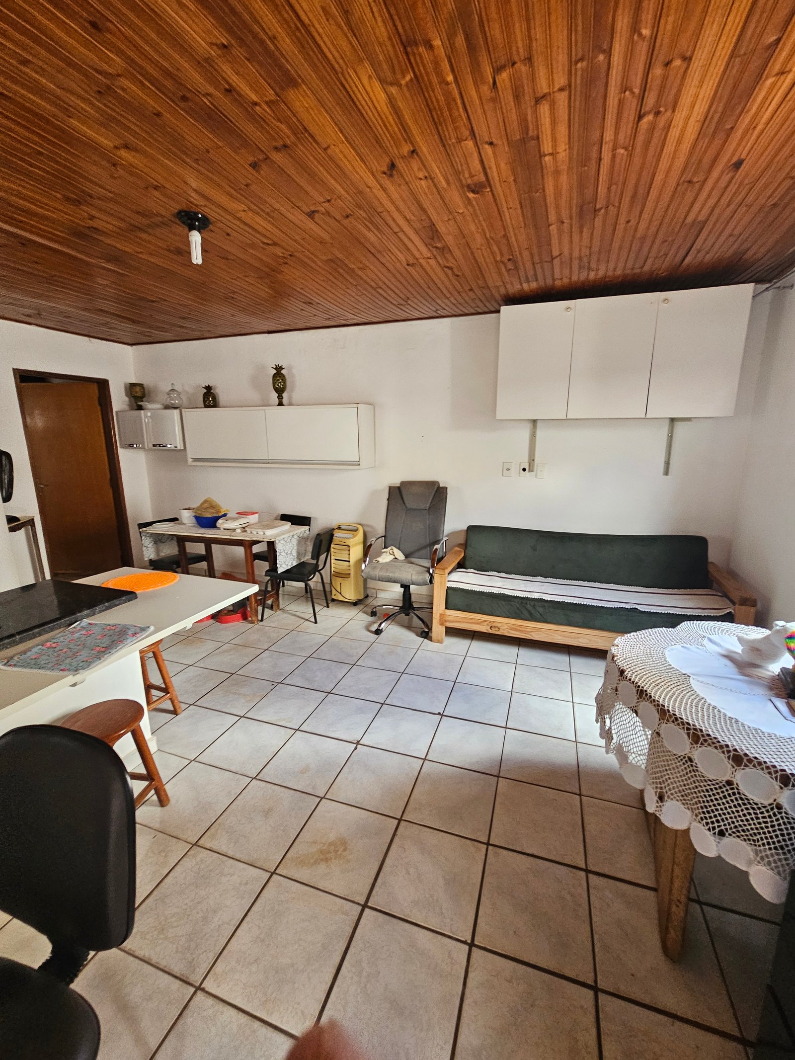 VENDE-SE 2 CASAS NO BAIRRO JARDIM BOM PASTOR.