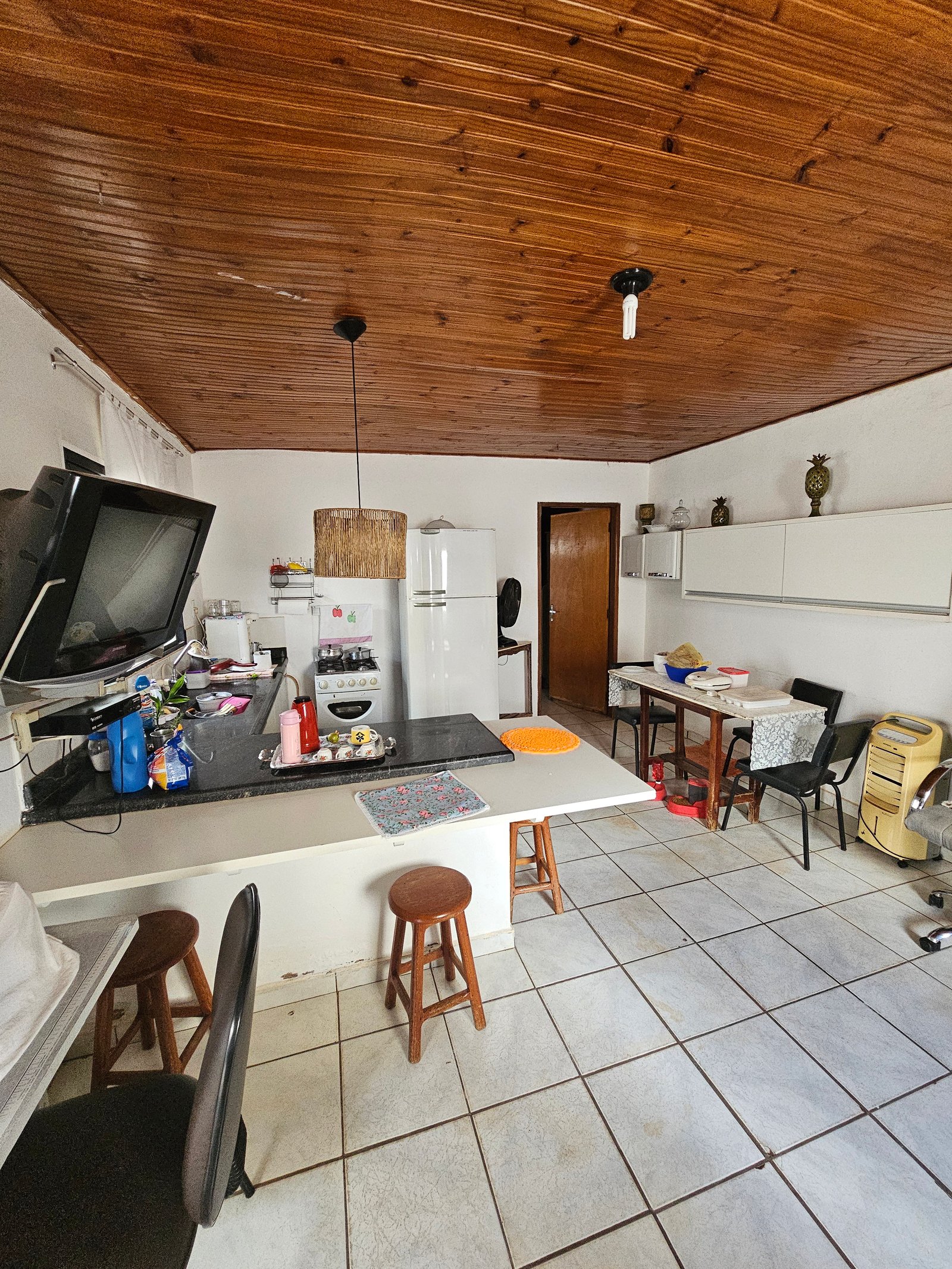 VENDE-SE 2 CASAS NO BAIRRO JARDIM BOM PASTOR.
