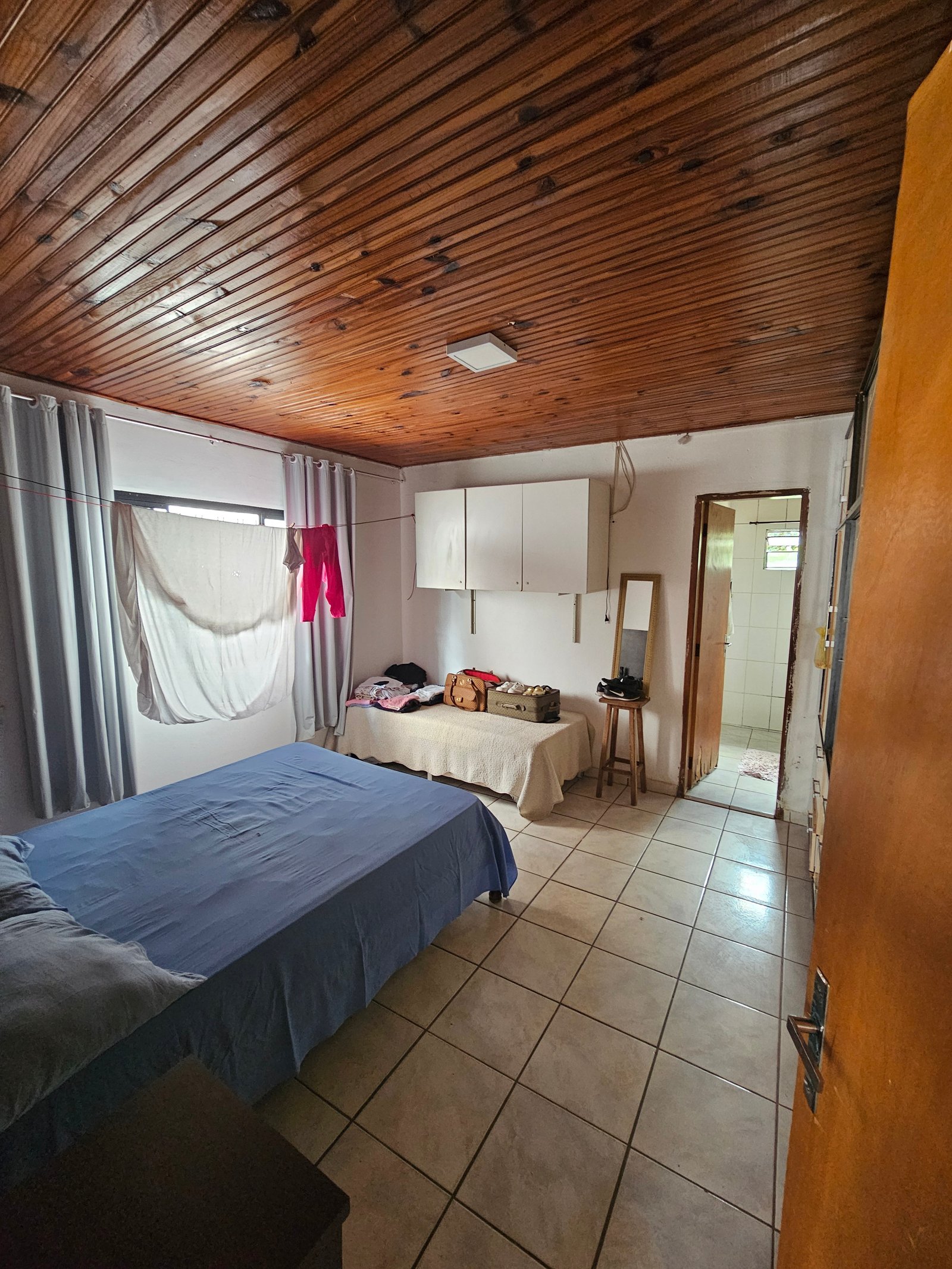 VENDE-SE 2 CASAS NO BAIRRO JARDIM BOM PASTOR.
