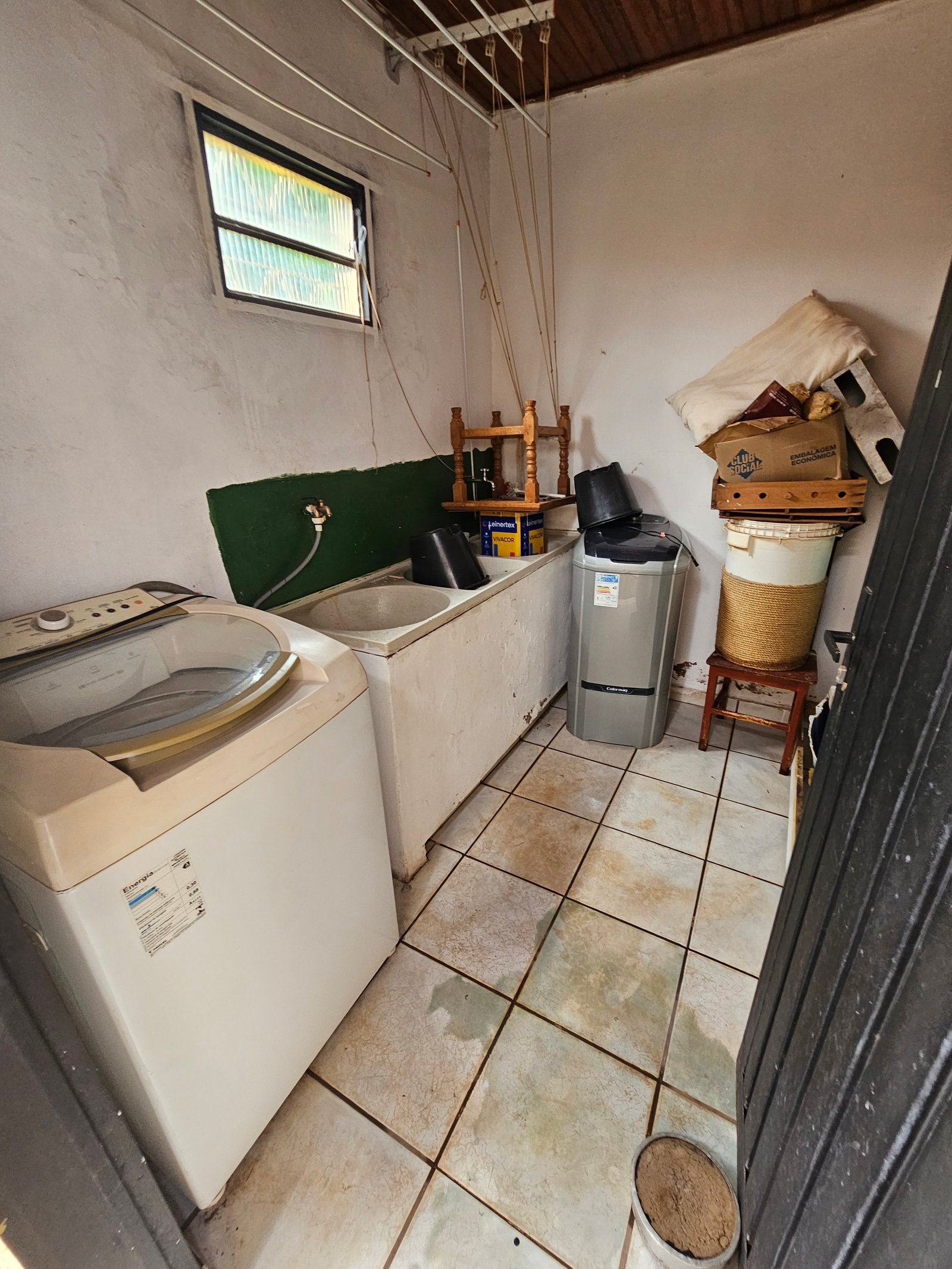VENDE-SE 2 CASAS NO BAIRRO JARDIM BOM PASTOR.