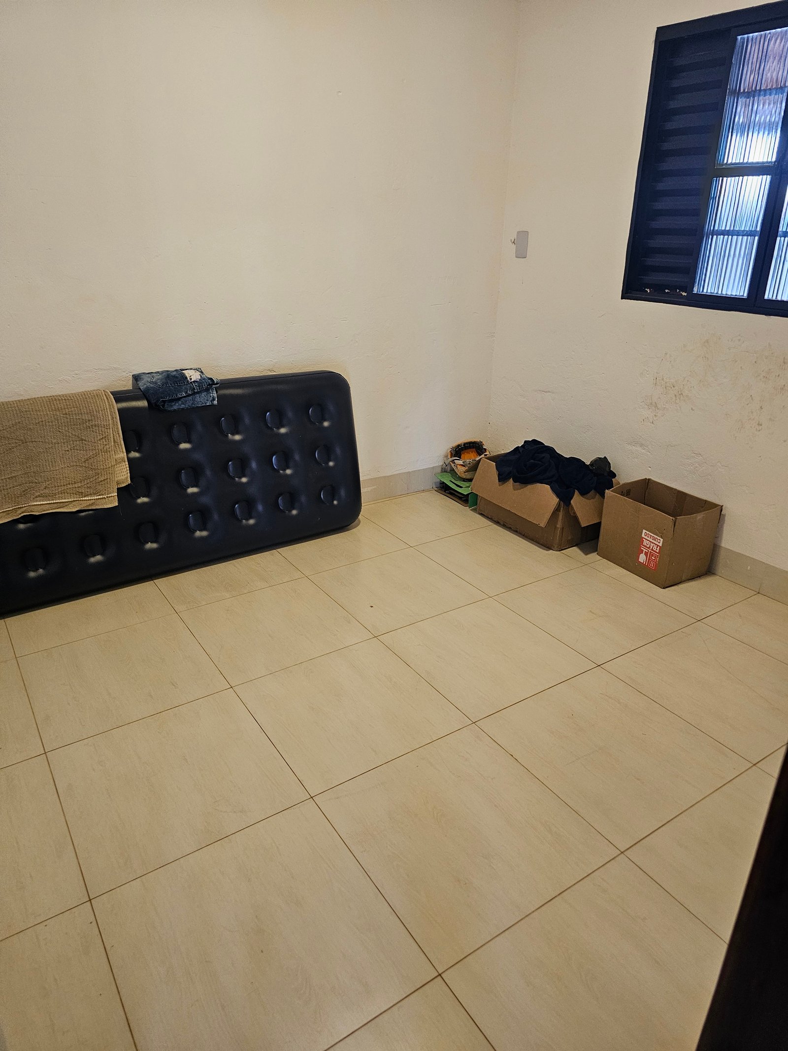 VENDE-SE 2 CASAS NO BAIRRO JARDIM BOM PASTOR.
