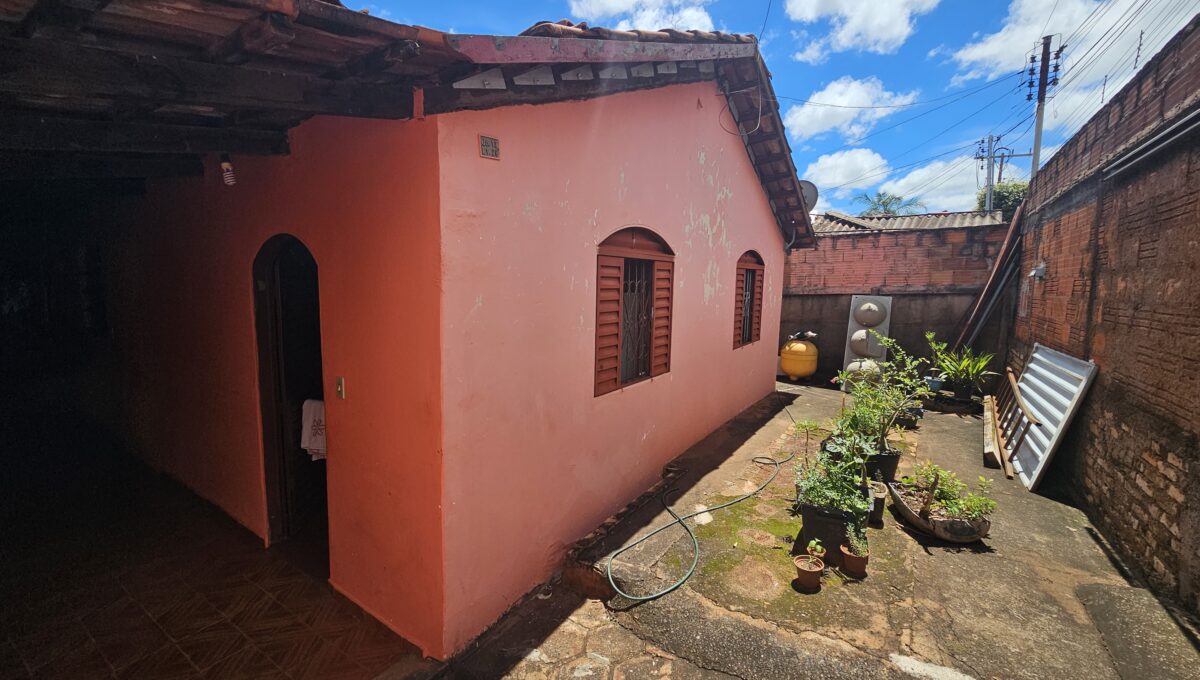 casa - flamboyant -  rua 7 - 85 mil (2)