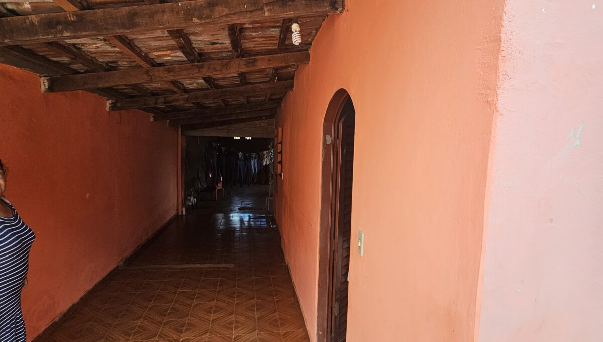 casa - flamboyant -  rua 7 - 85 mil (3)