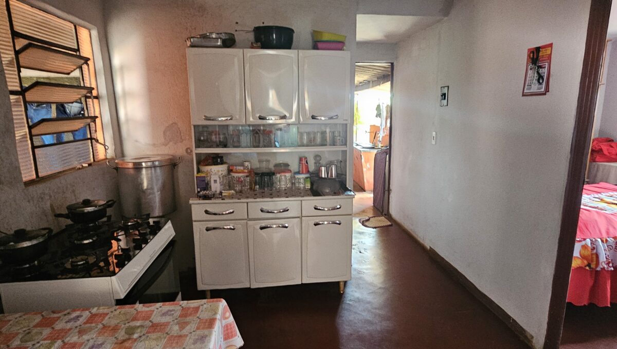 casa - flamboyant -  rua 7 - 85 mil (5)