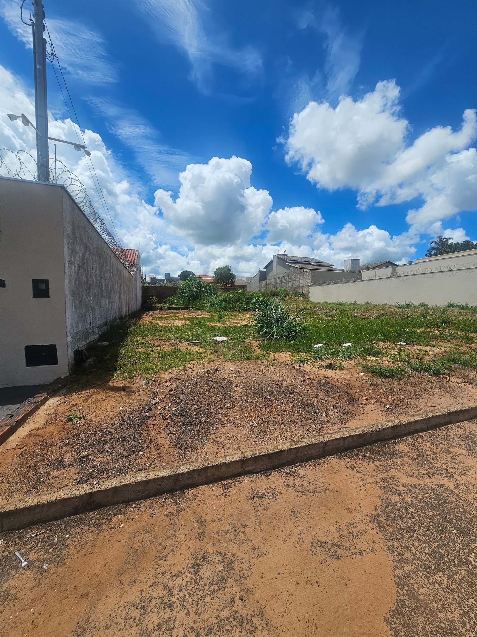 VENDE-SE TERRENO NO ALEXANDRINA – AV. VALDIR SEBASTIÃO.