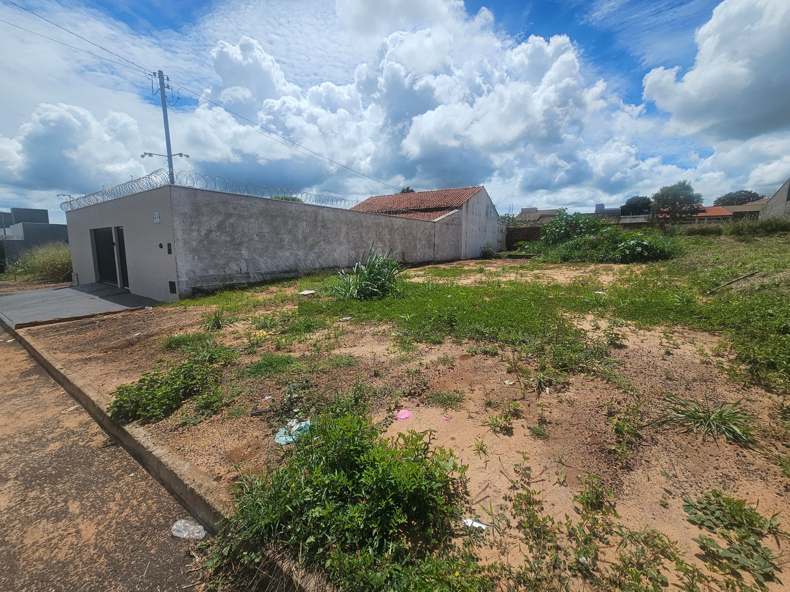 VENDE-SE TERRENO NO ALEXANDRINA – AV. VALDIR SEBASTIÃO.