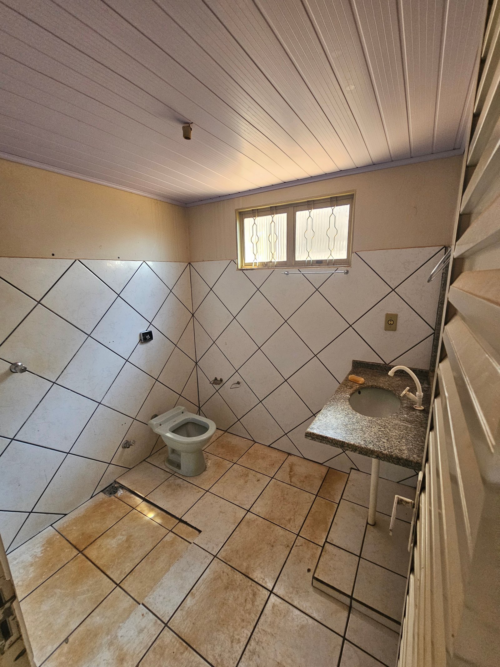 VENDE-SE CASA NA VILA PROMISSÃO