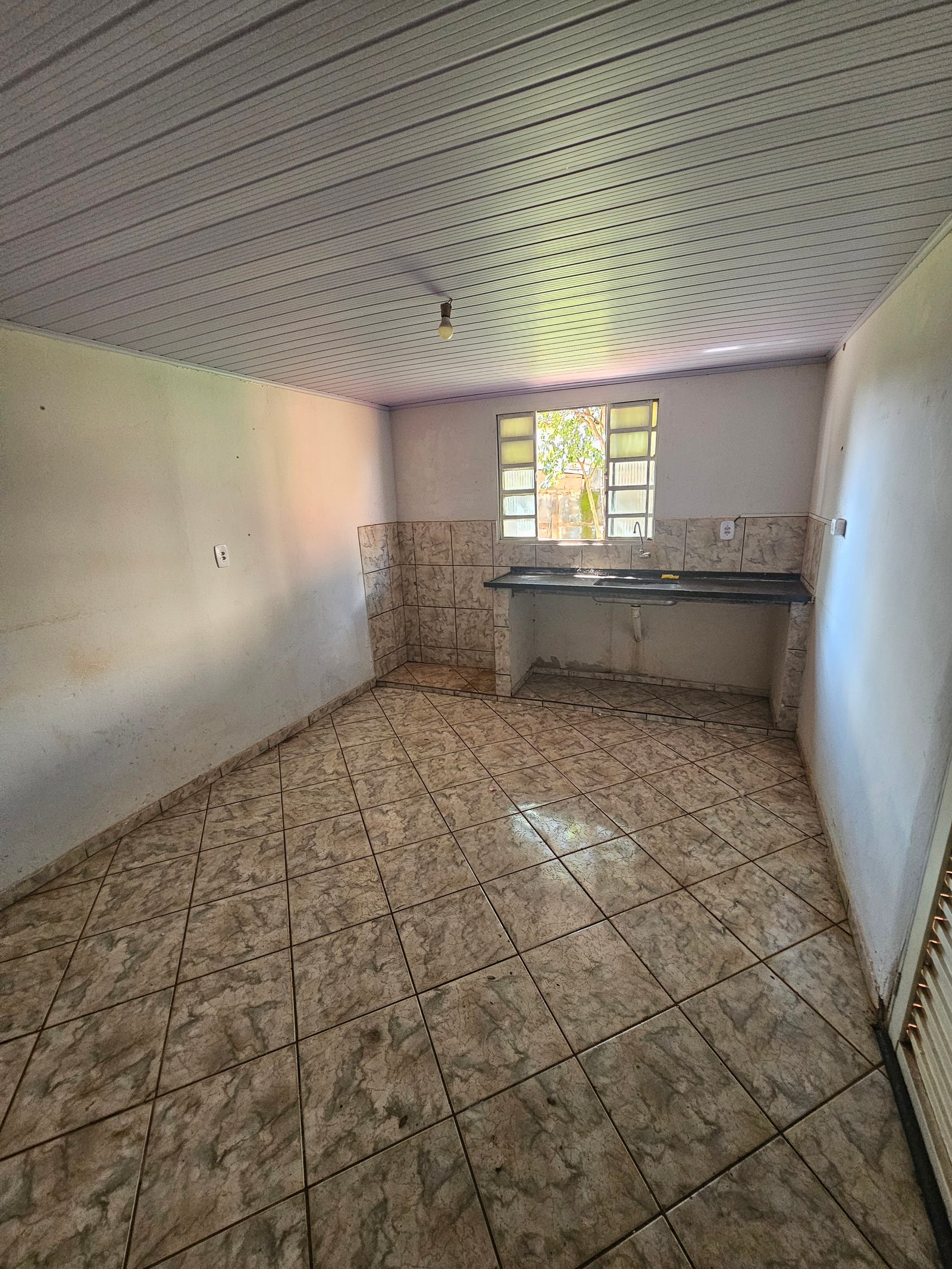 VENDE-SE CASA NA VILA PROMISSÃO