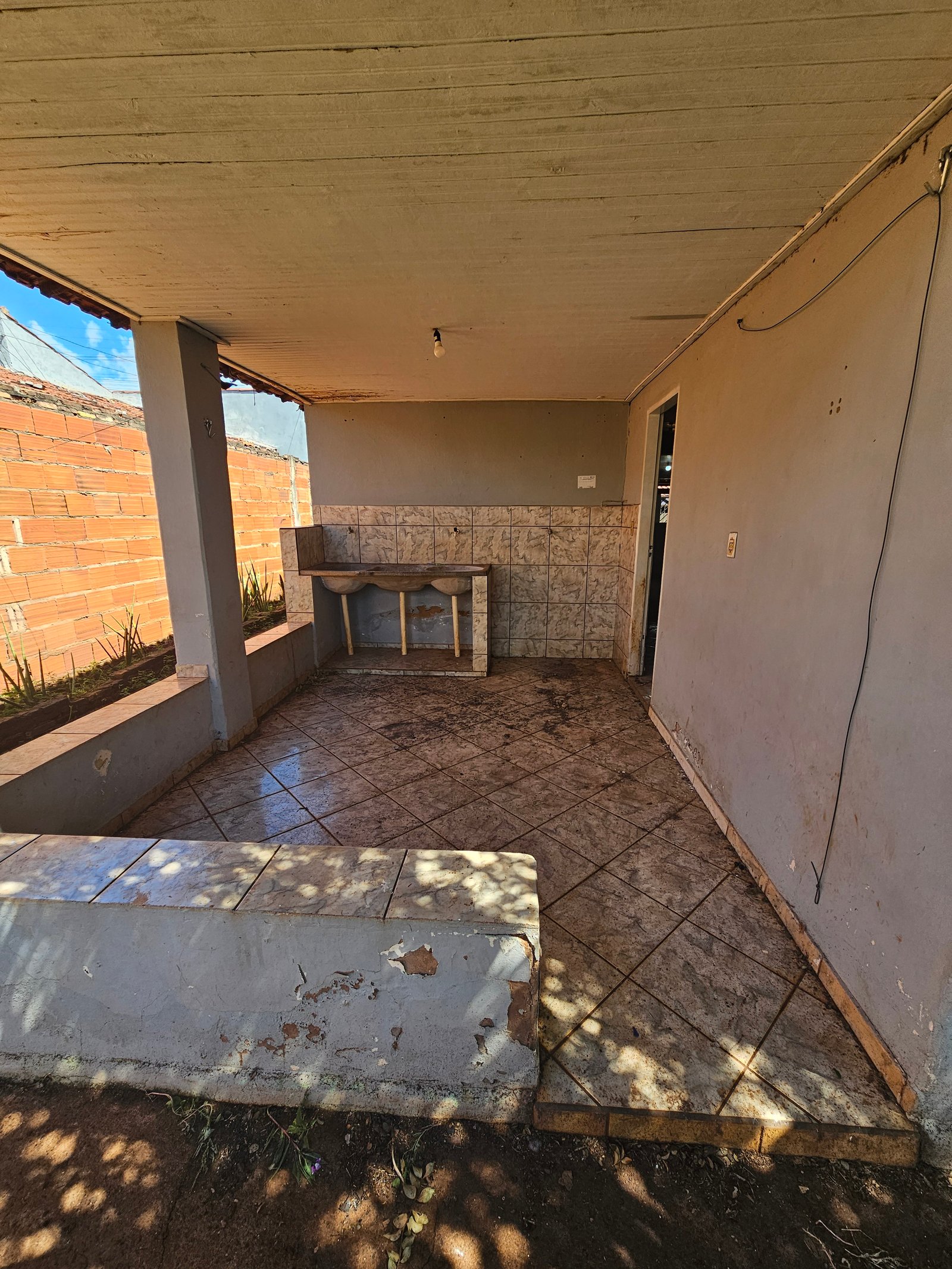 VENDE-SE CASA NA VILA PROMISSÃO