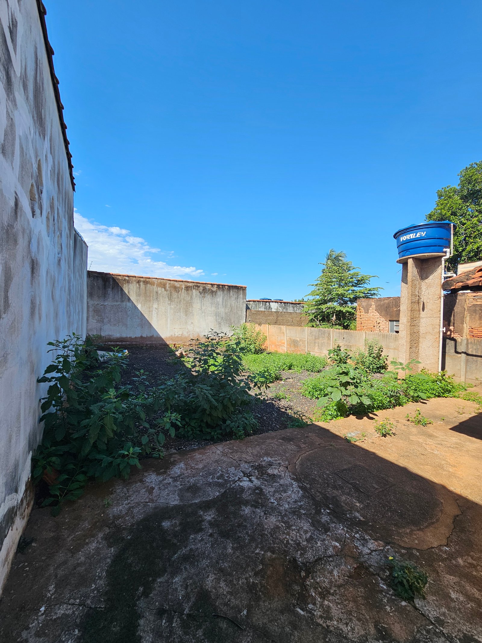 VENDE-SE CASA NO CENTRO – PRÓXIMO DA PREFEITURA
