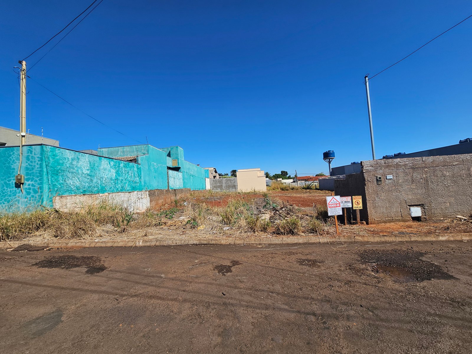 VENDE-SE TERRENO NO VITÓRIA