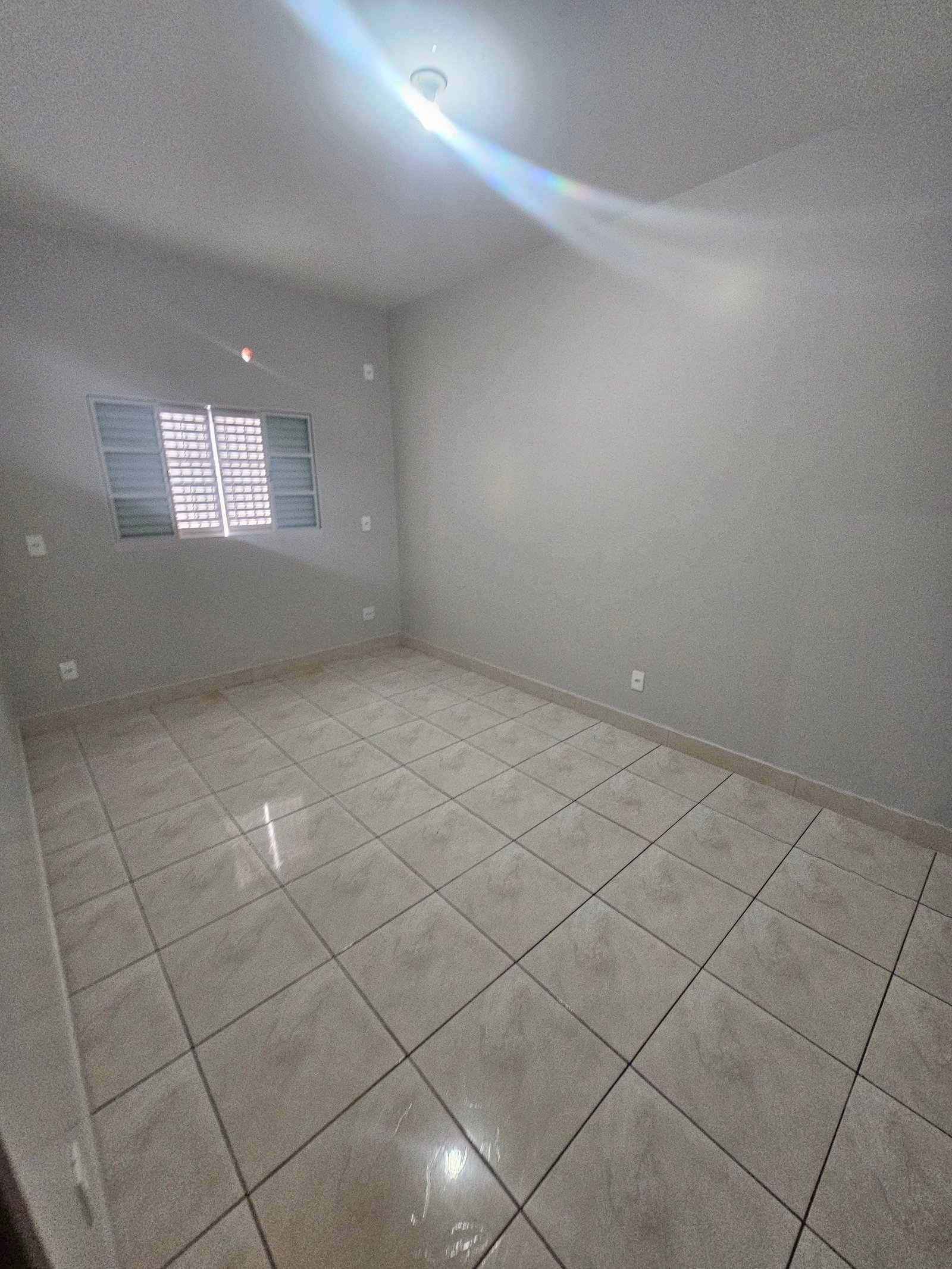 VENDE-SE CASA BAIRRO SOL NASCENTE – QUIRINÓPOLIS-GO