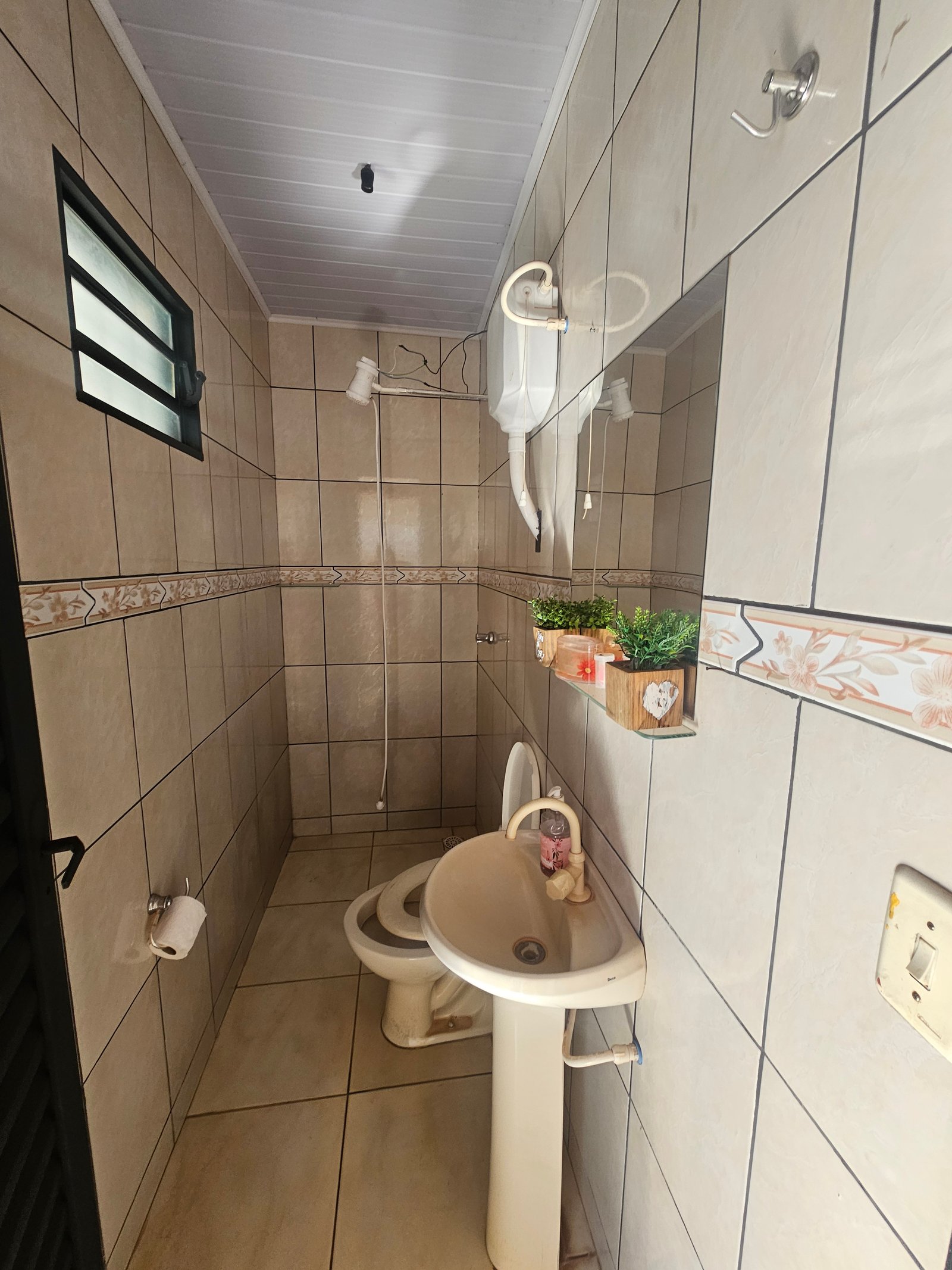 VENDE-SE CASA BAIRRO SOL NASCENTE – QUIRINÓPOLIS-GO