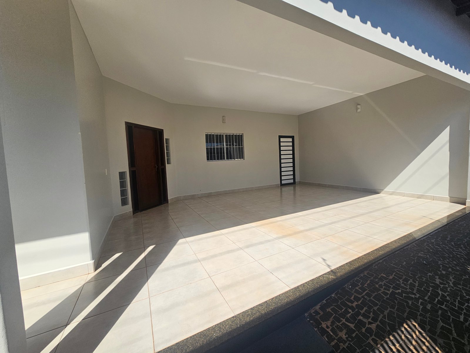 VENDE-SE CASA BAIRRO SOL NASCENTE – QUIRINÓPOLIS-GO