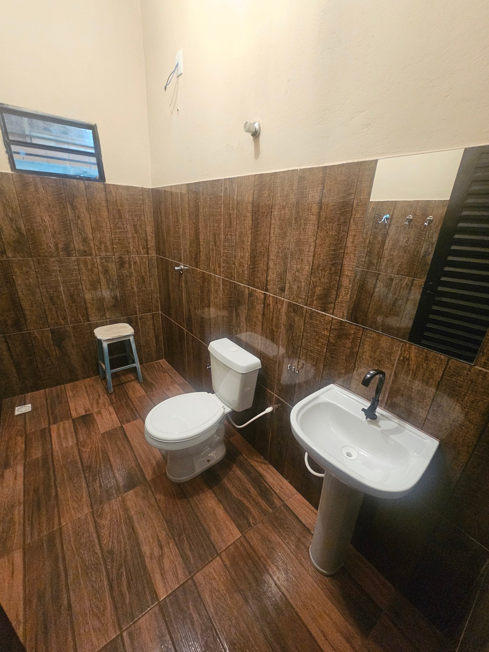 VENDE-SE CASA NO JARDIM VITÓRIA