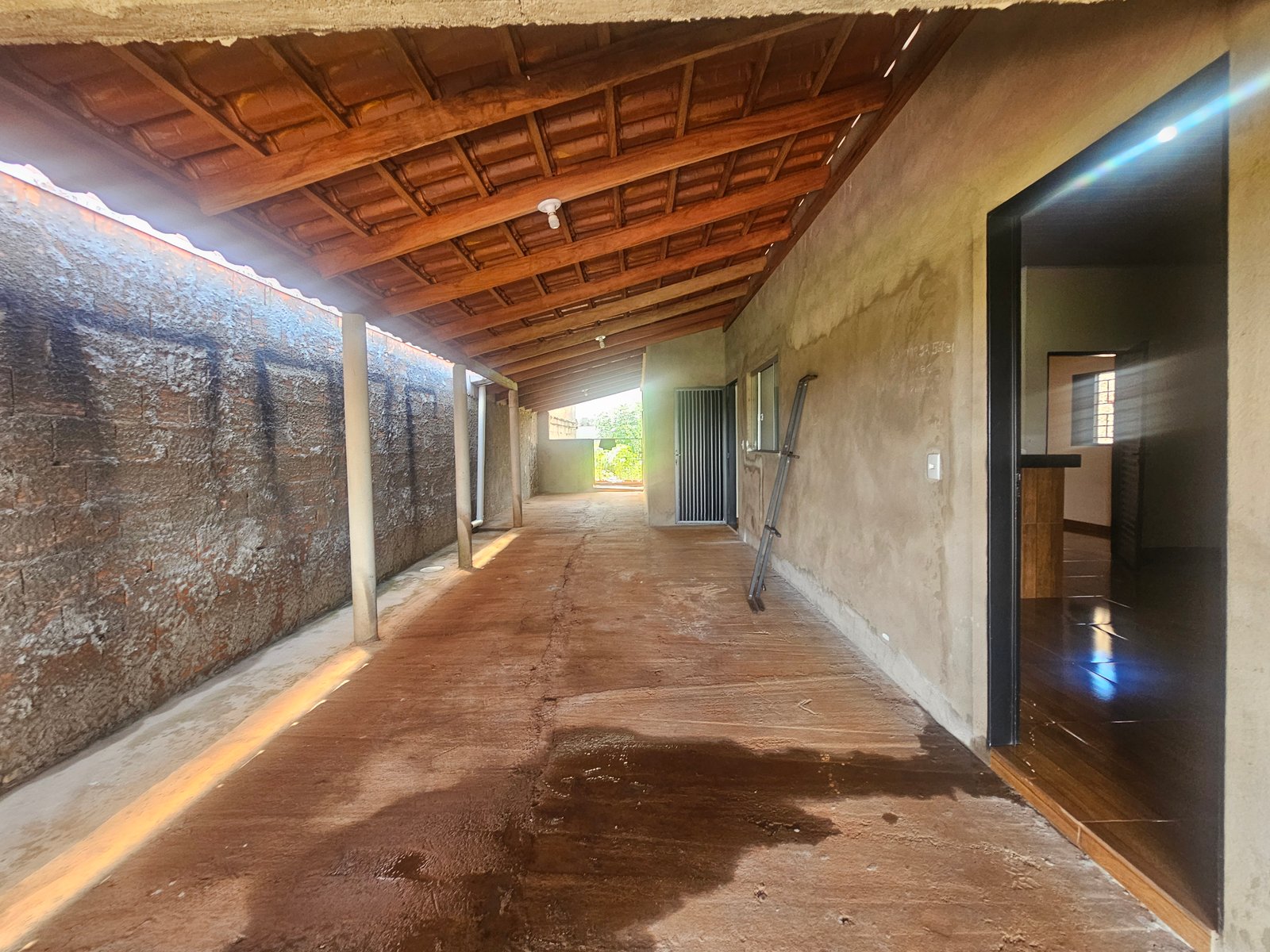VENDE-SE CASA NO JARDIM VITÓRIA