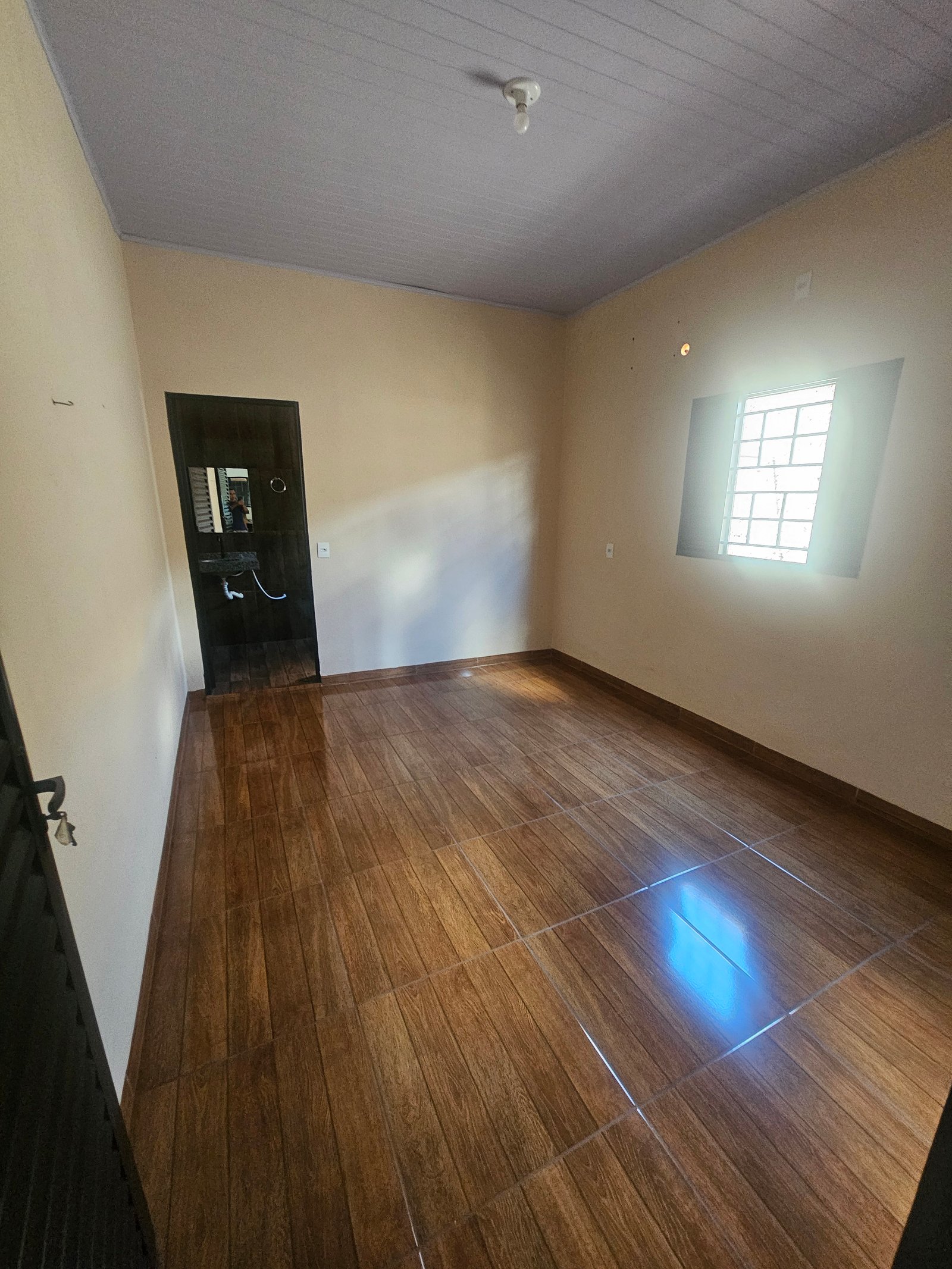 VENDE-SE CASA NO JARDIM VITÓRIA