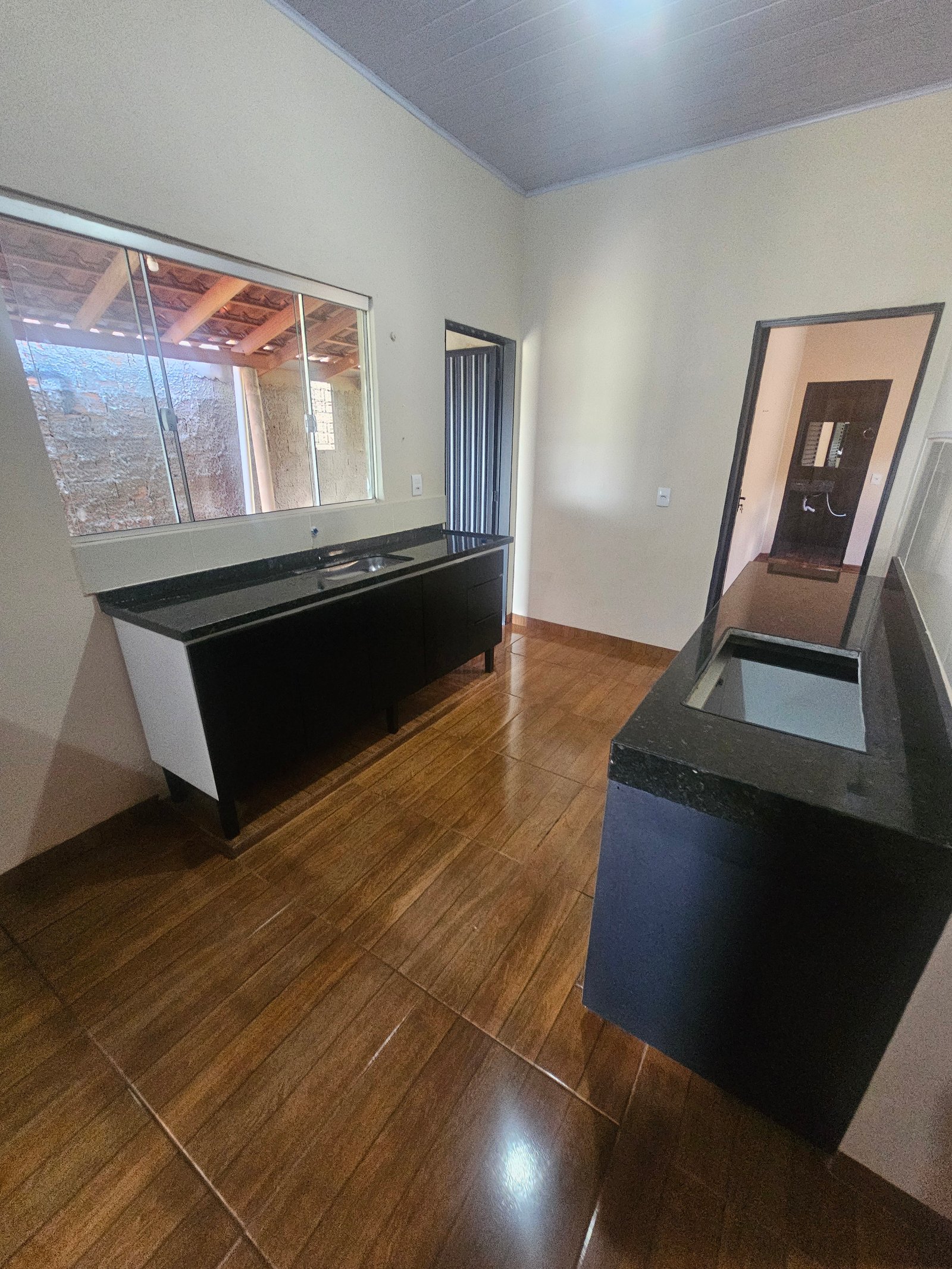 VENDE-SE CASA NO JARDIM VITÓRIA