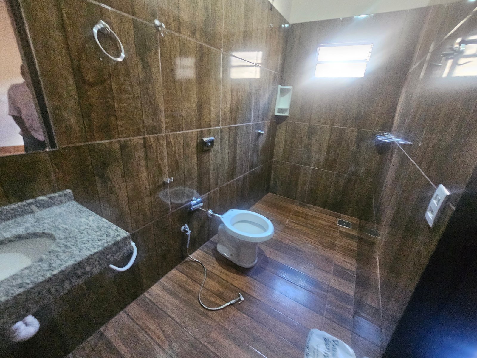 VENDE-SE CASA NO JARDIM VITÓRIA